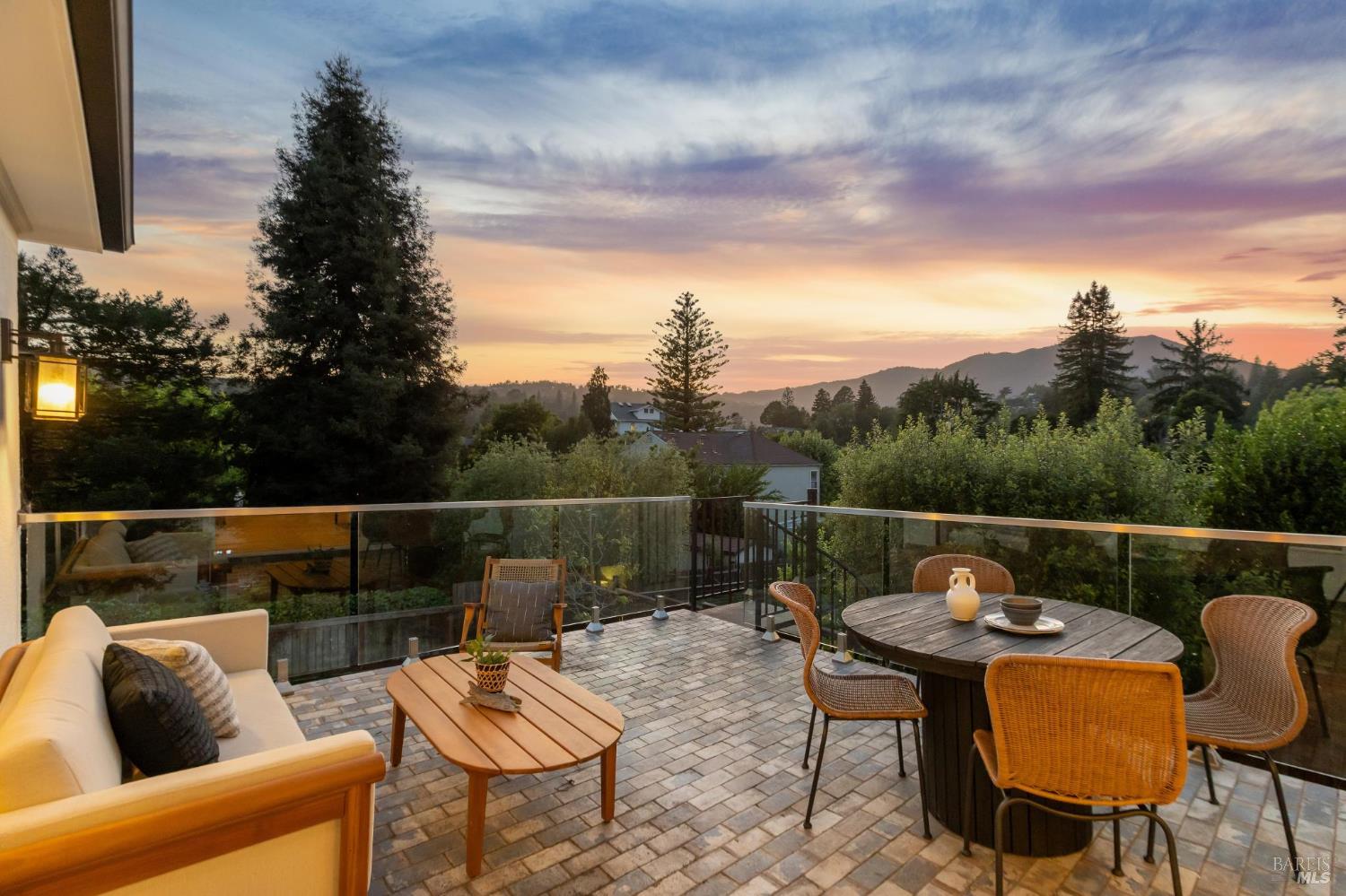 31 Alvarado Avenue