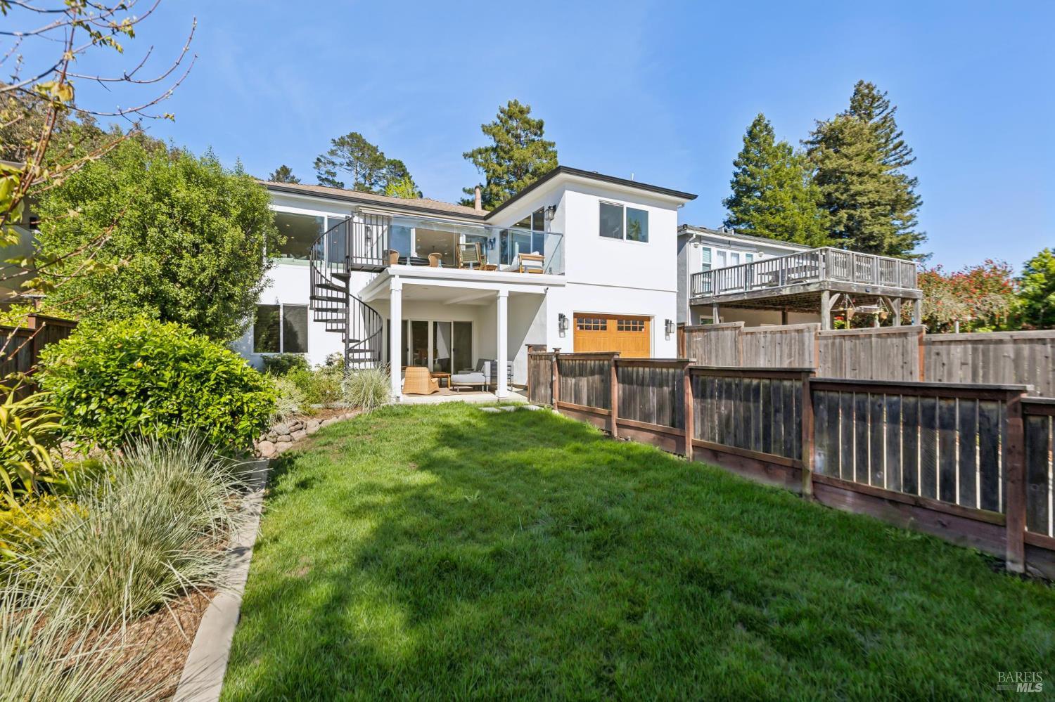 31 Alvarado Avenue