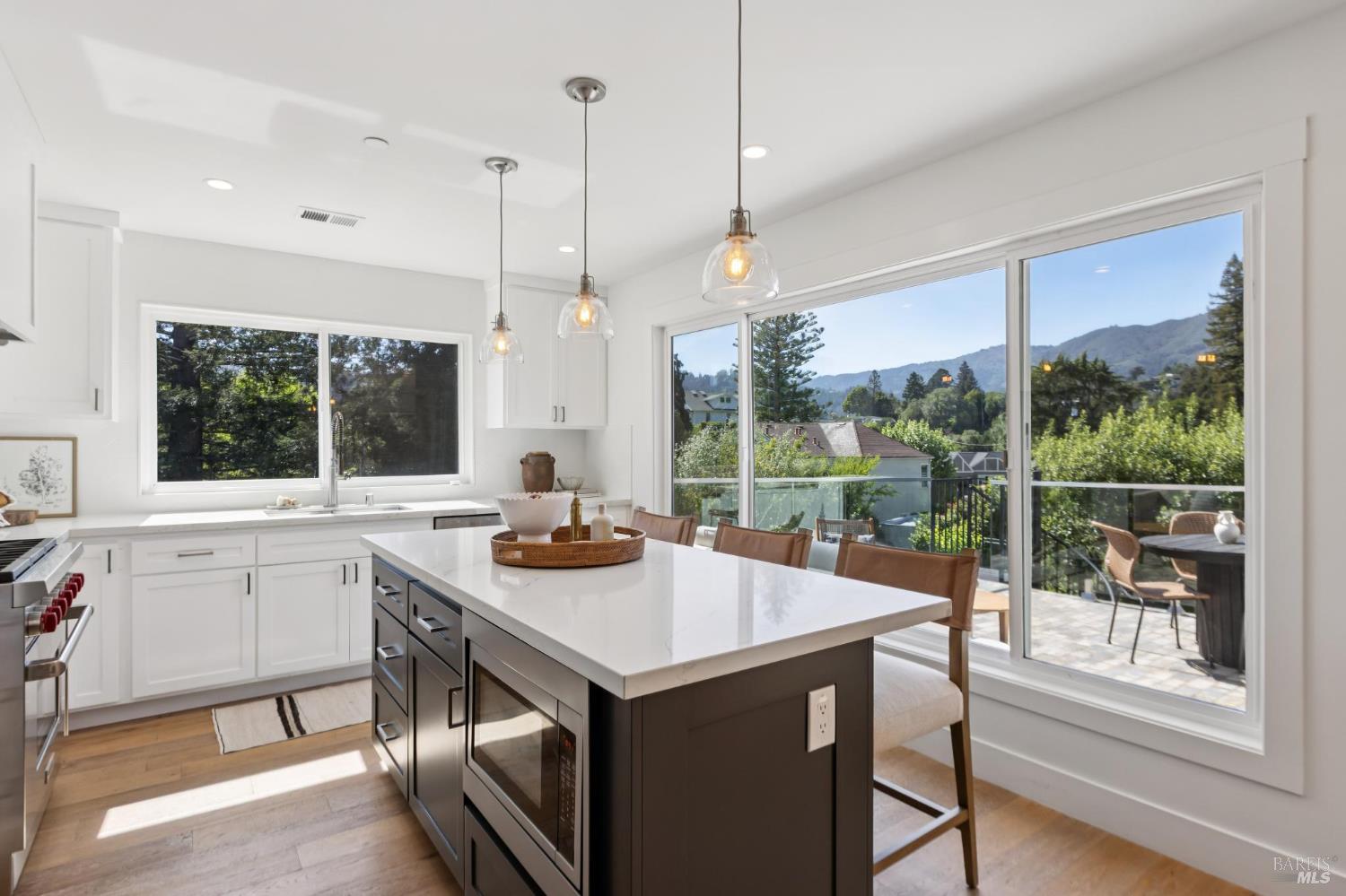 31 Alvarado Avenue