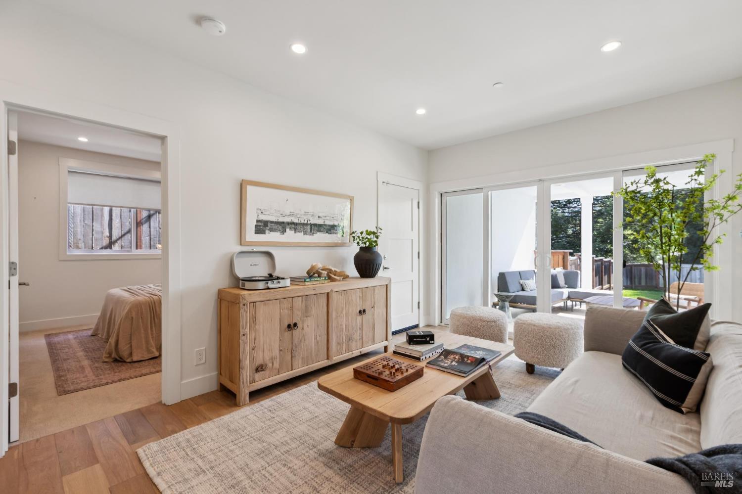 31 Alvarado Avenue