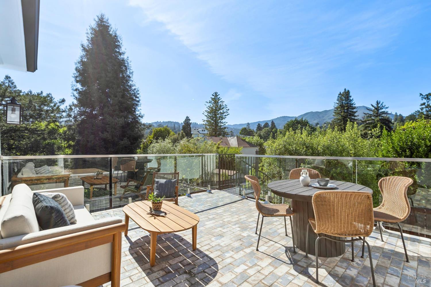 31 Alvarado Avenue