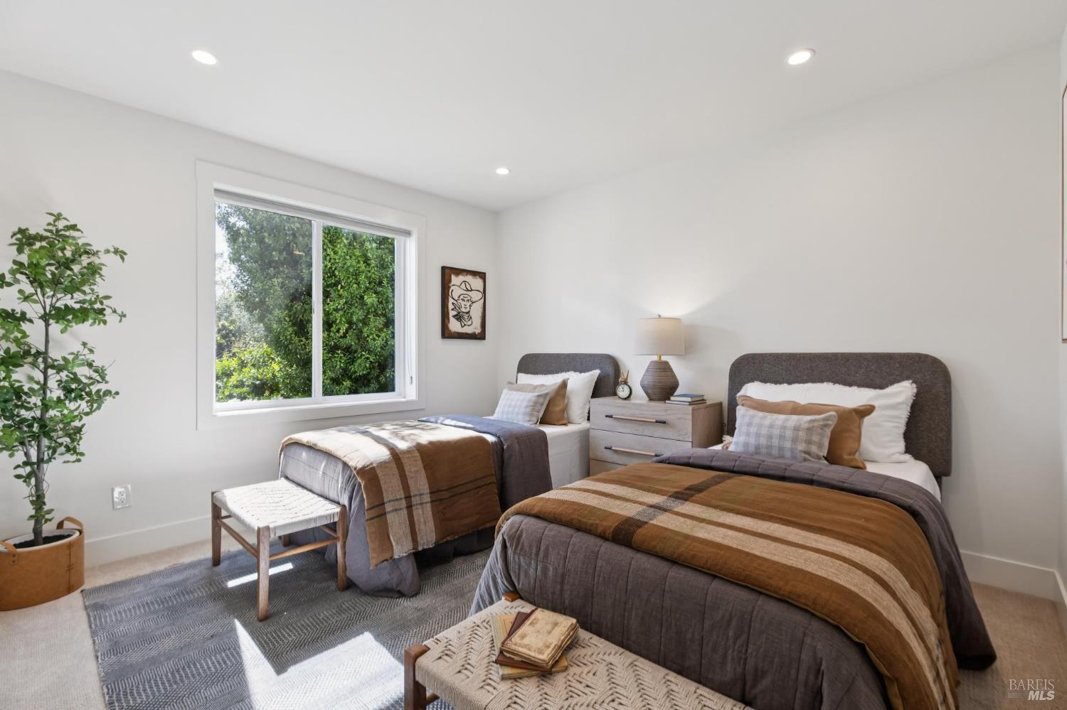 31 Alvarado Avenue