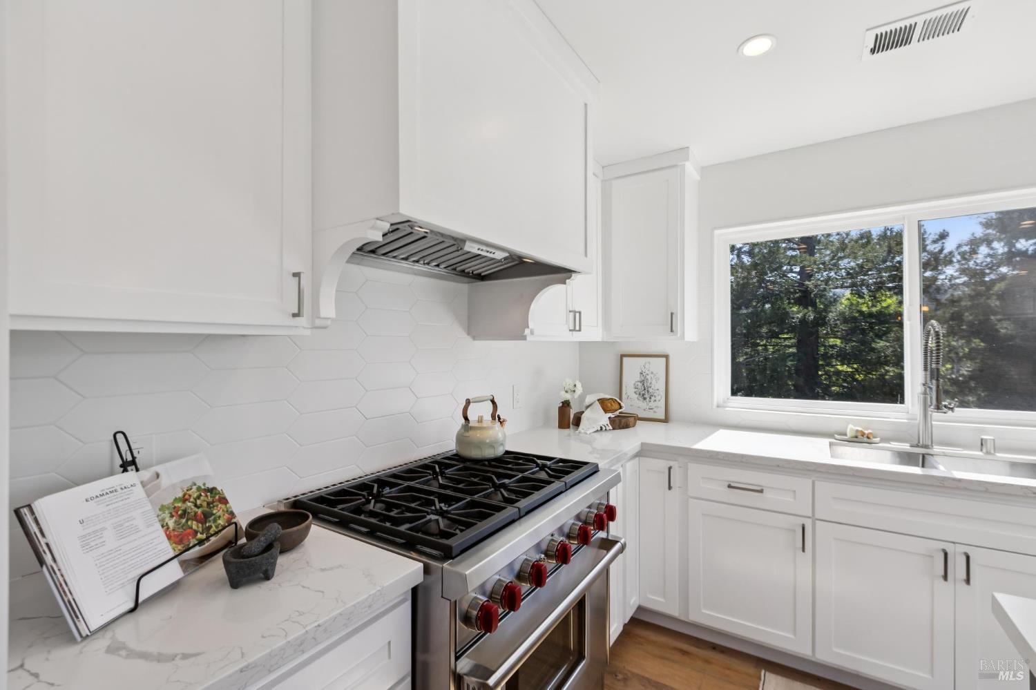 31 Alvarado Avenue