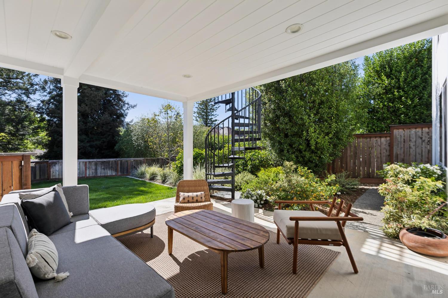 31 Alvarado Avenue