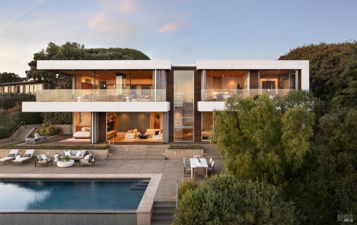 1860 Mountain View Drive