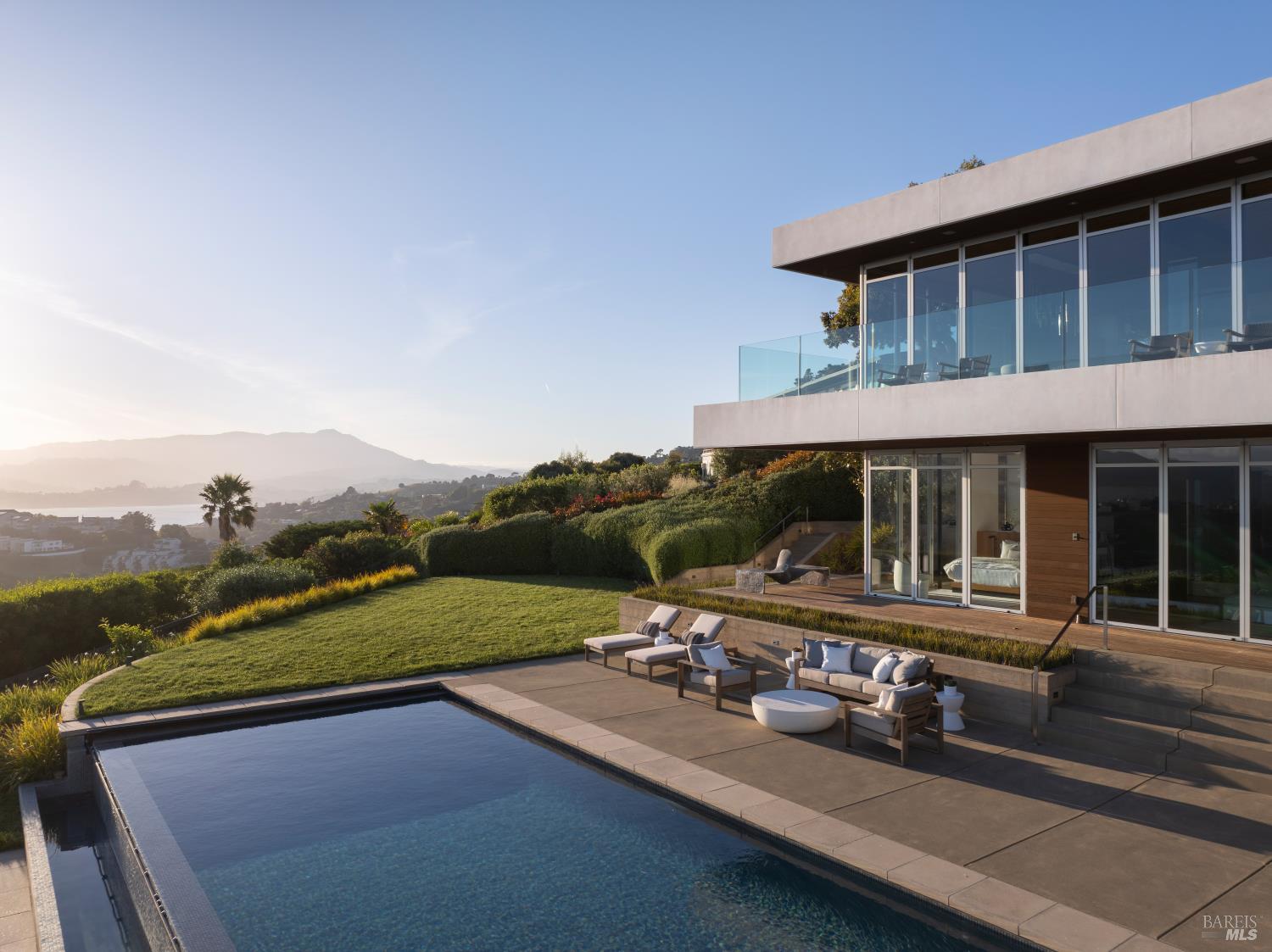 1860 Mountain View Drive