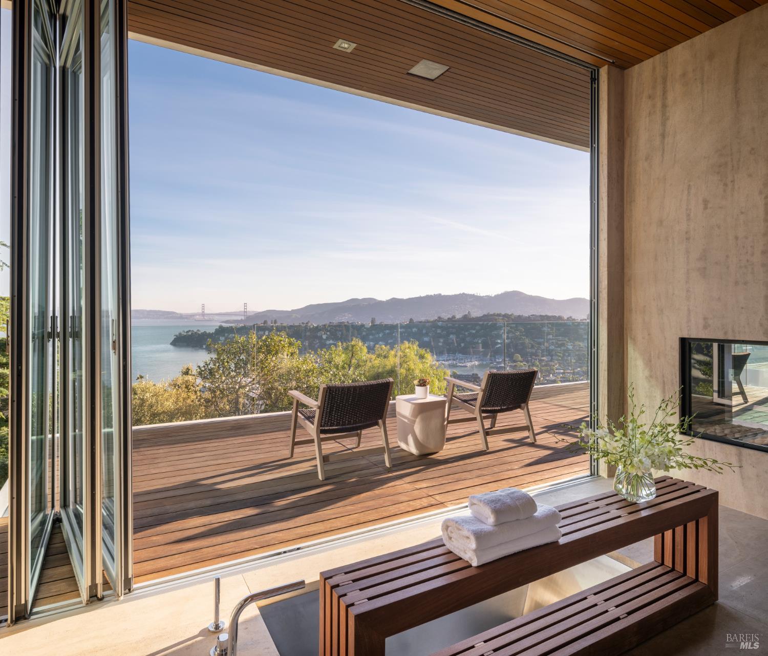 1860 Mountain View Drive