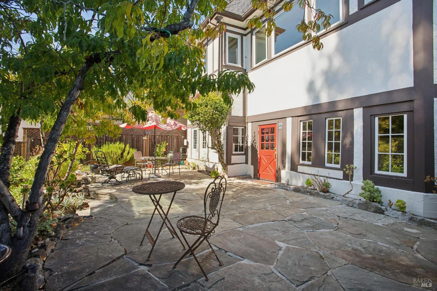 26 Circle Avenue