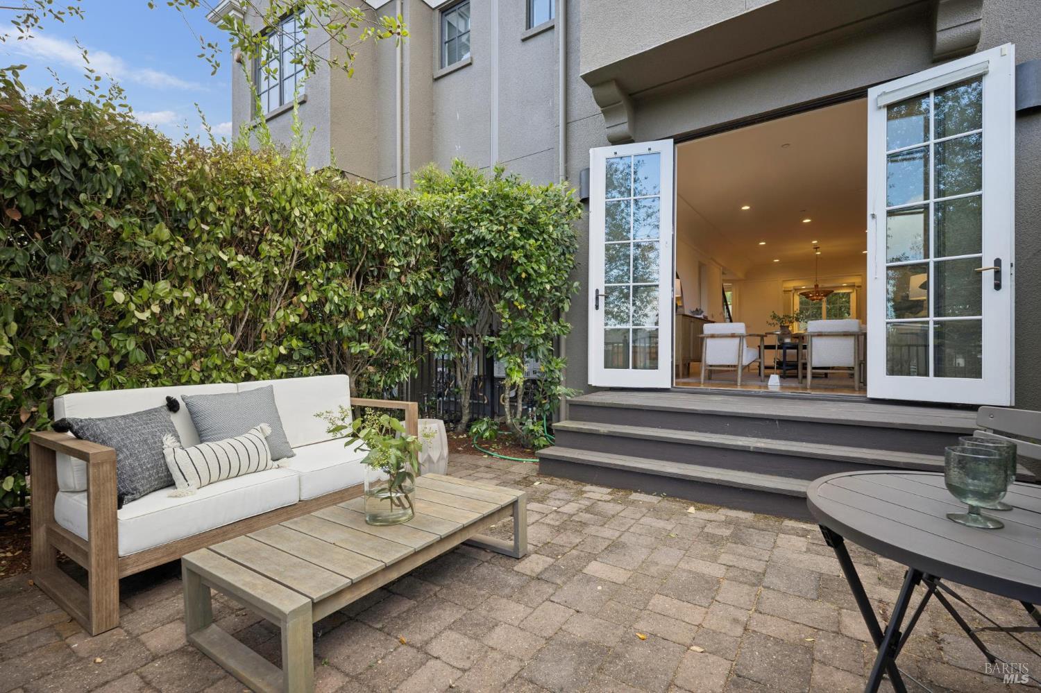21 Tamalpais Commons Lane
