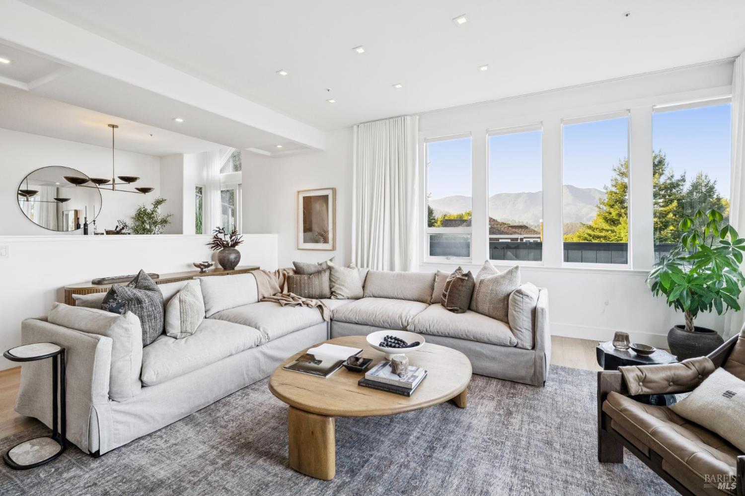 1007 Greenhill Road