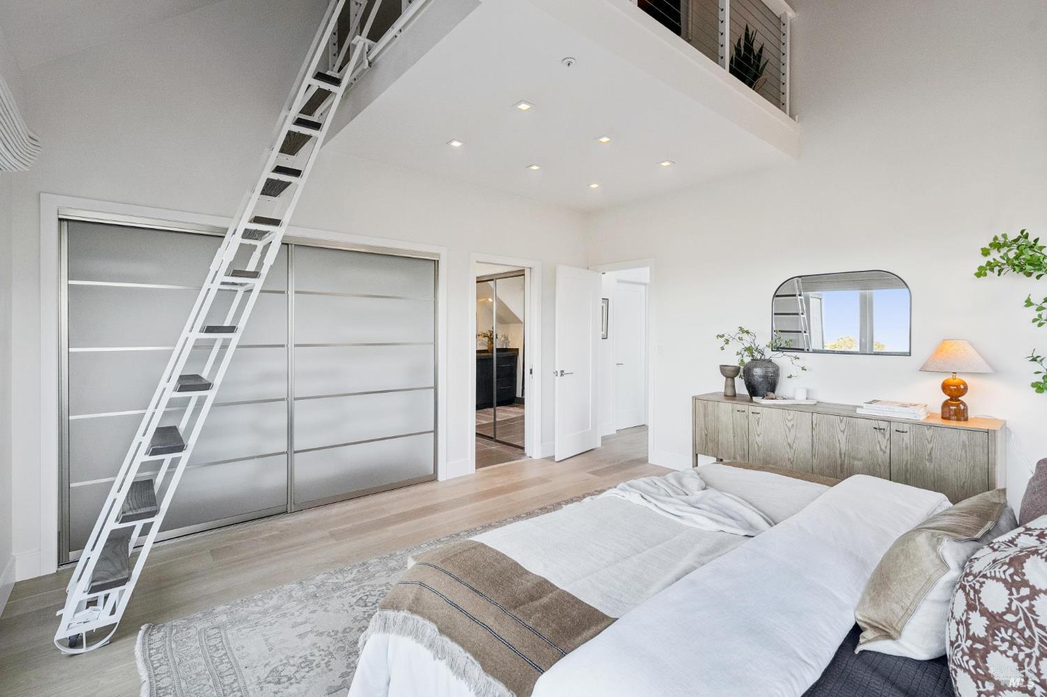 1007 Greenhill Road