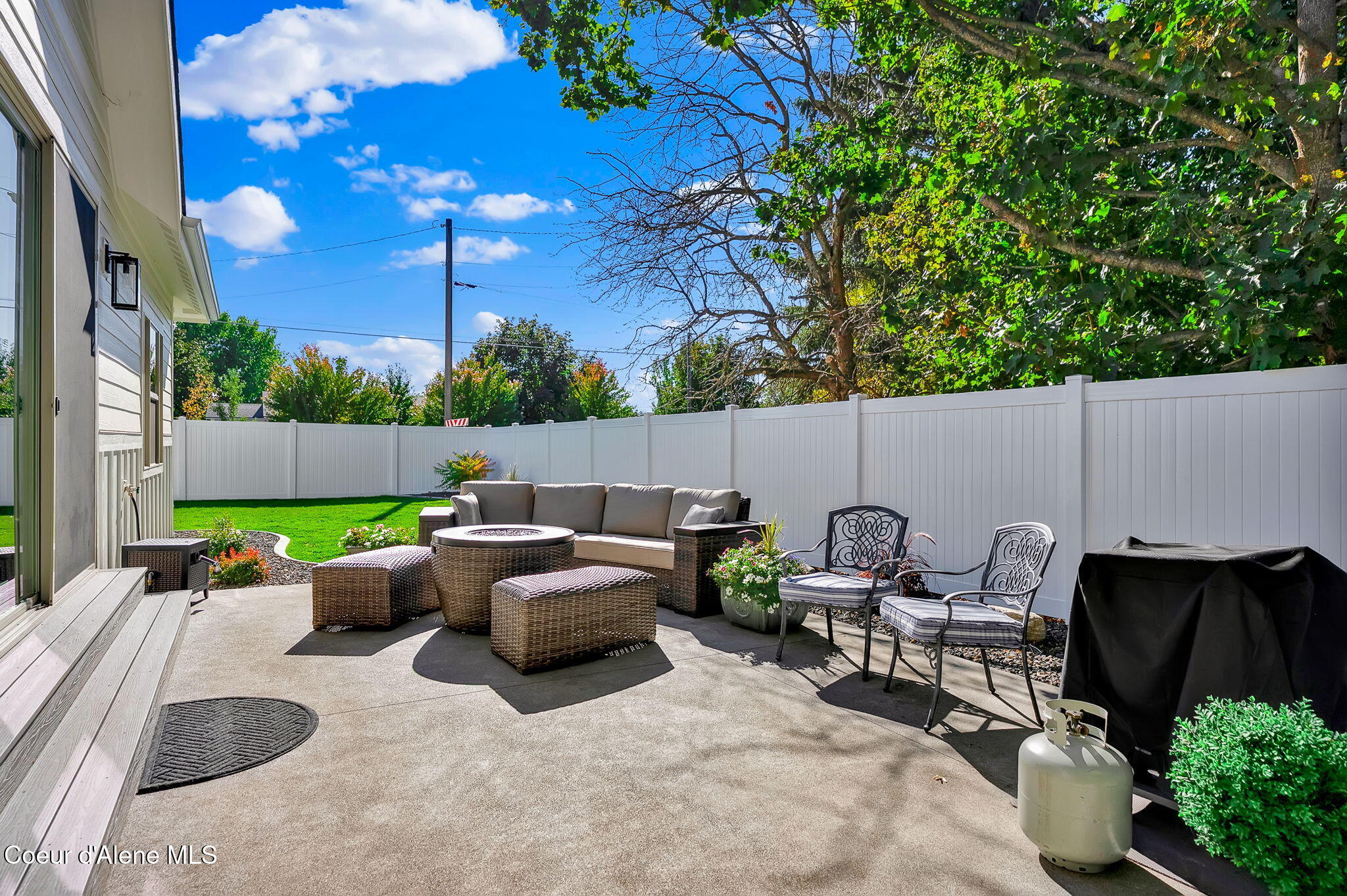1243 W ORCHARD AVE