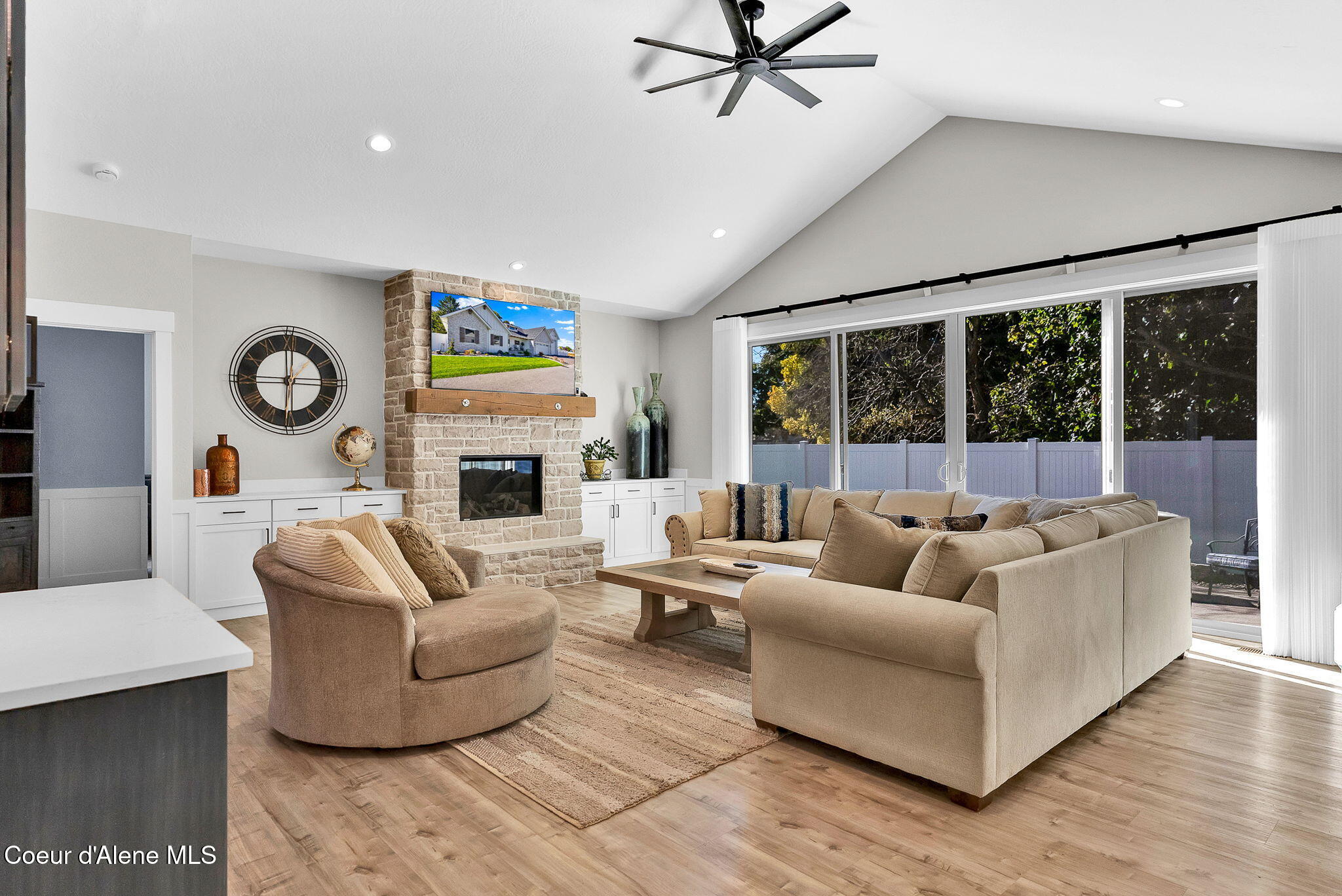 1243 W ORCHARD AVE