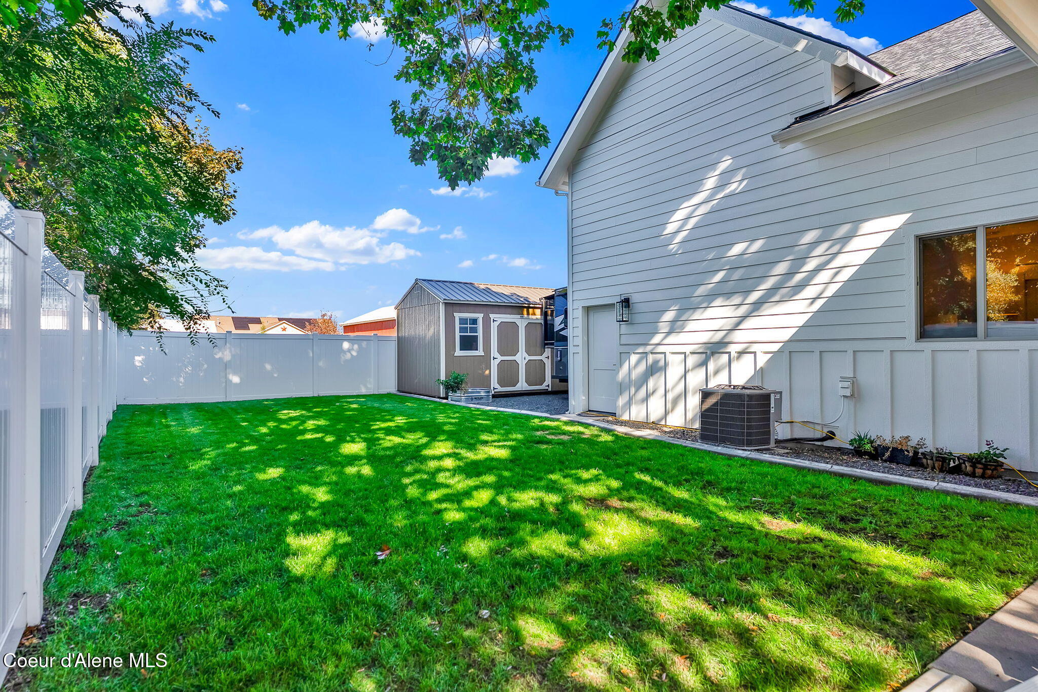 1243 W ORCHARD AVE