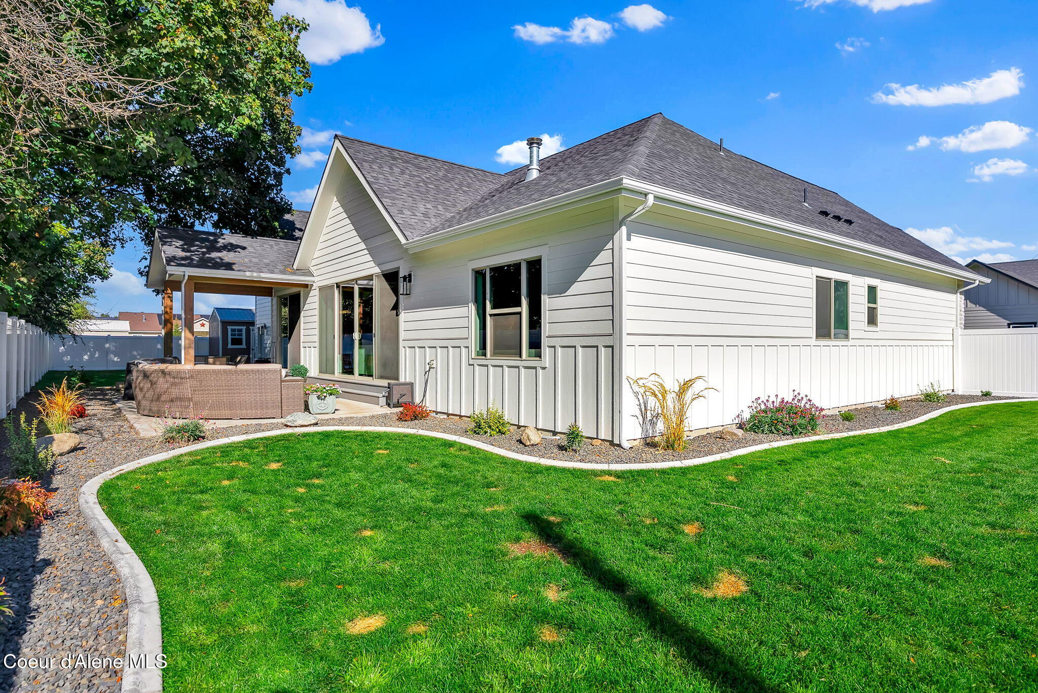 1243 W ORCHARD AVE