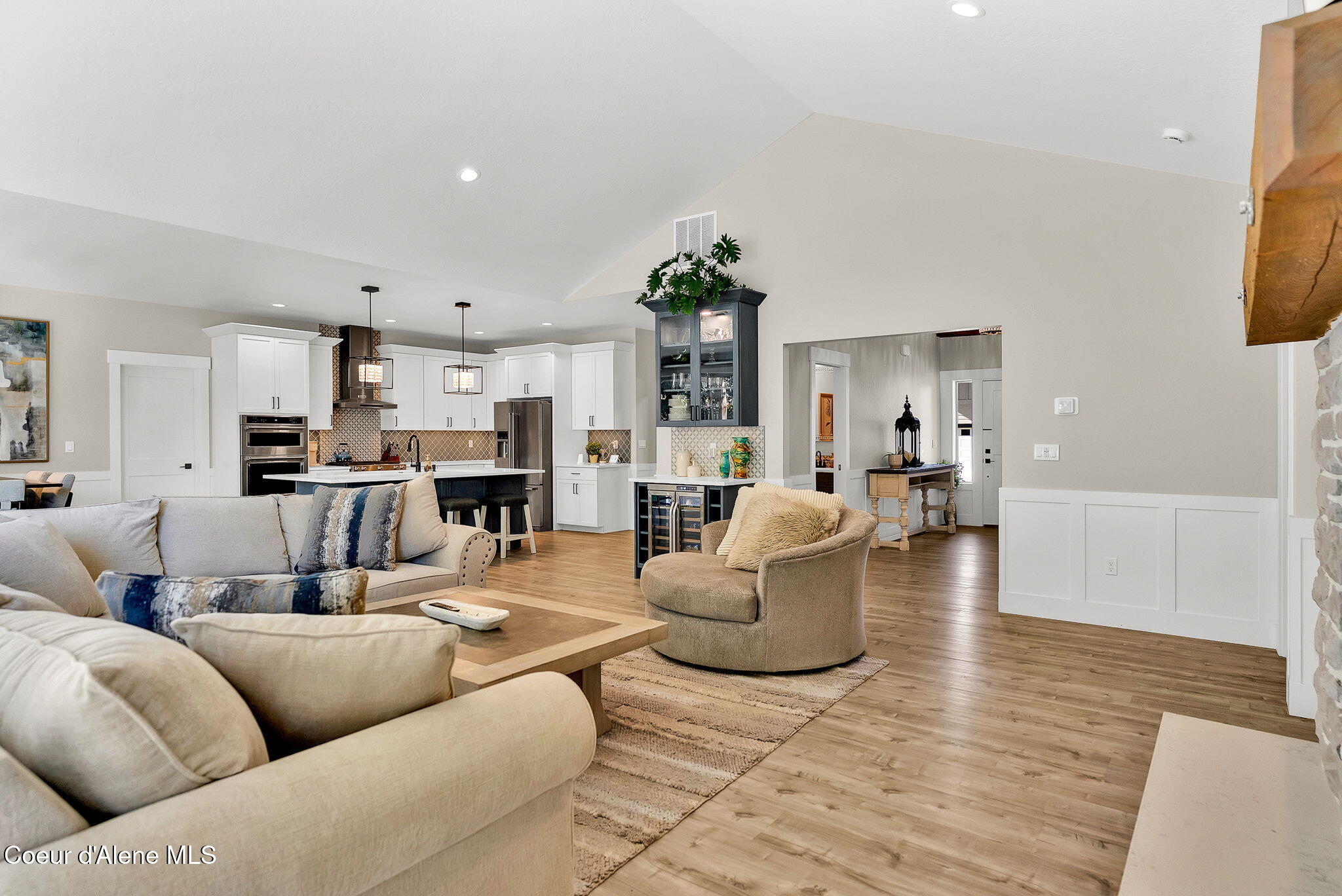1243 W ORCHARD AVE