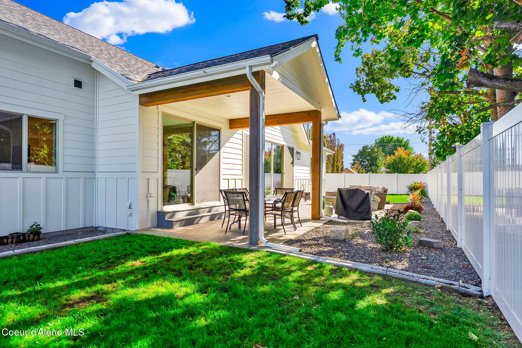 1243 W ORCHARD AVE
