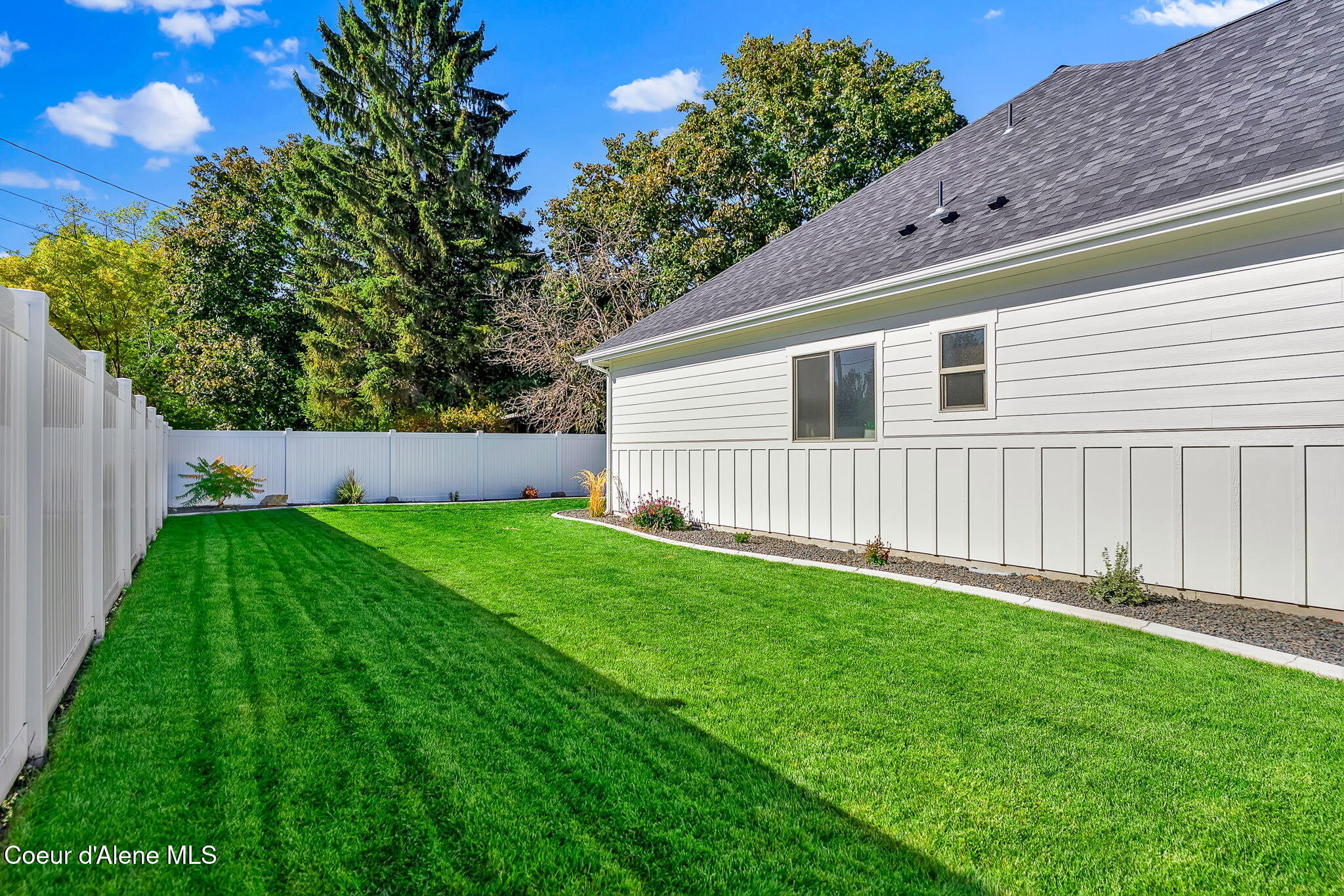 1243 W ORCHARD AVE