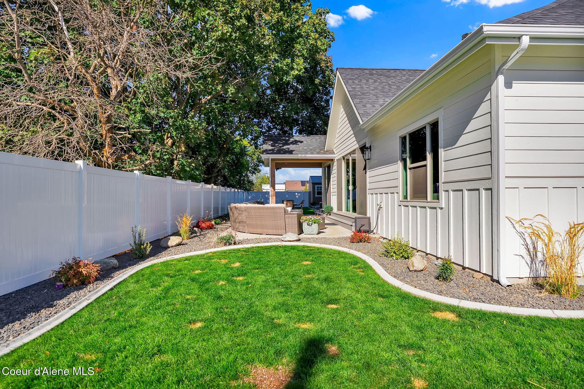 1243 W ORCHARD AVE