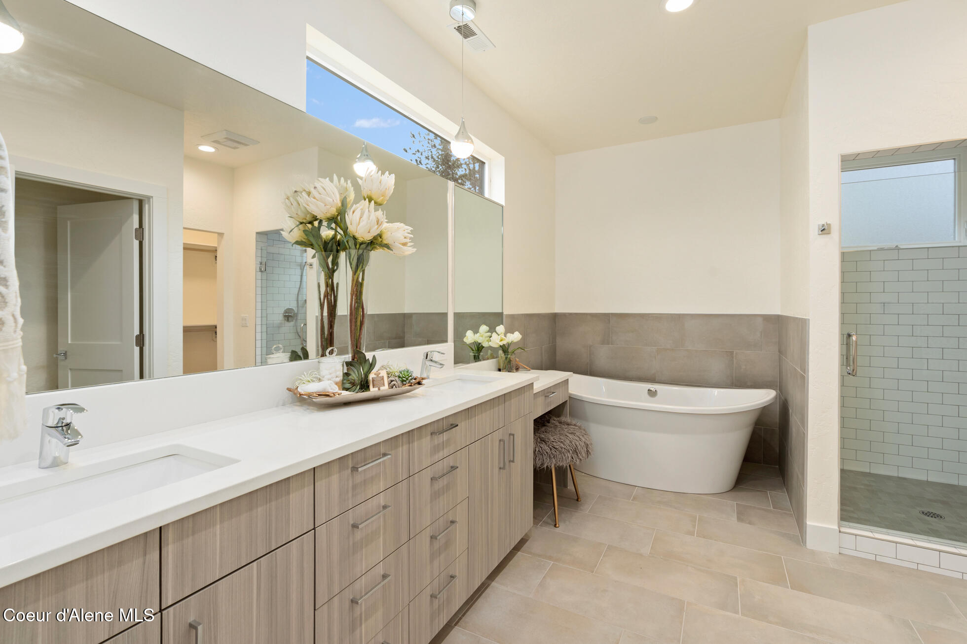 3228 N Honeysuckle Drive, Coeur d'Alene