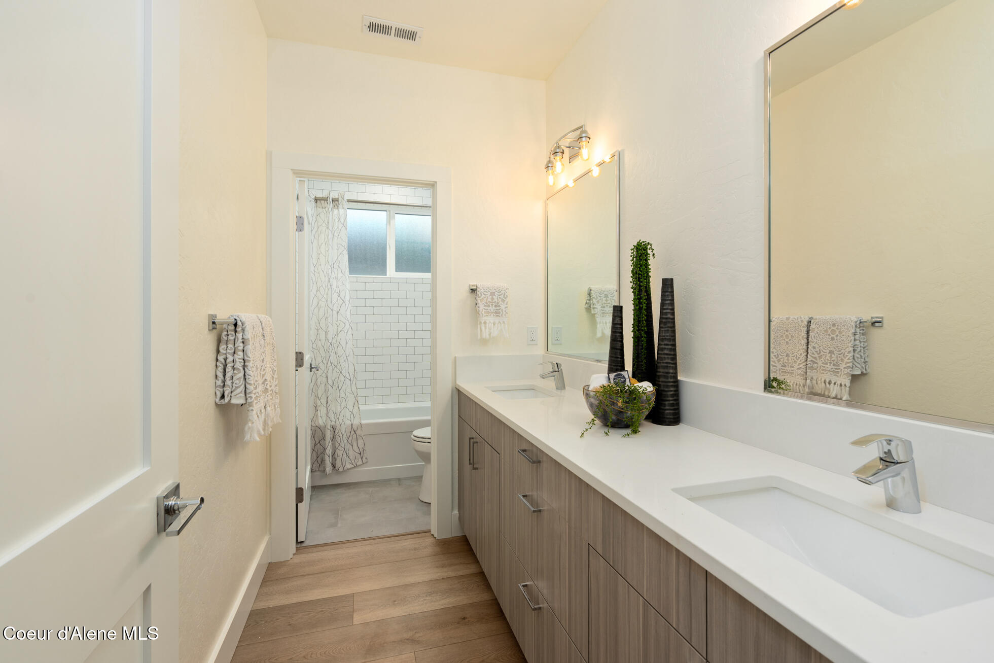 3228 N Honeysuckle Drive, Coeur d'Alene