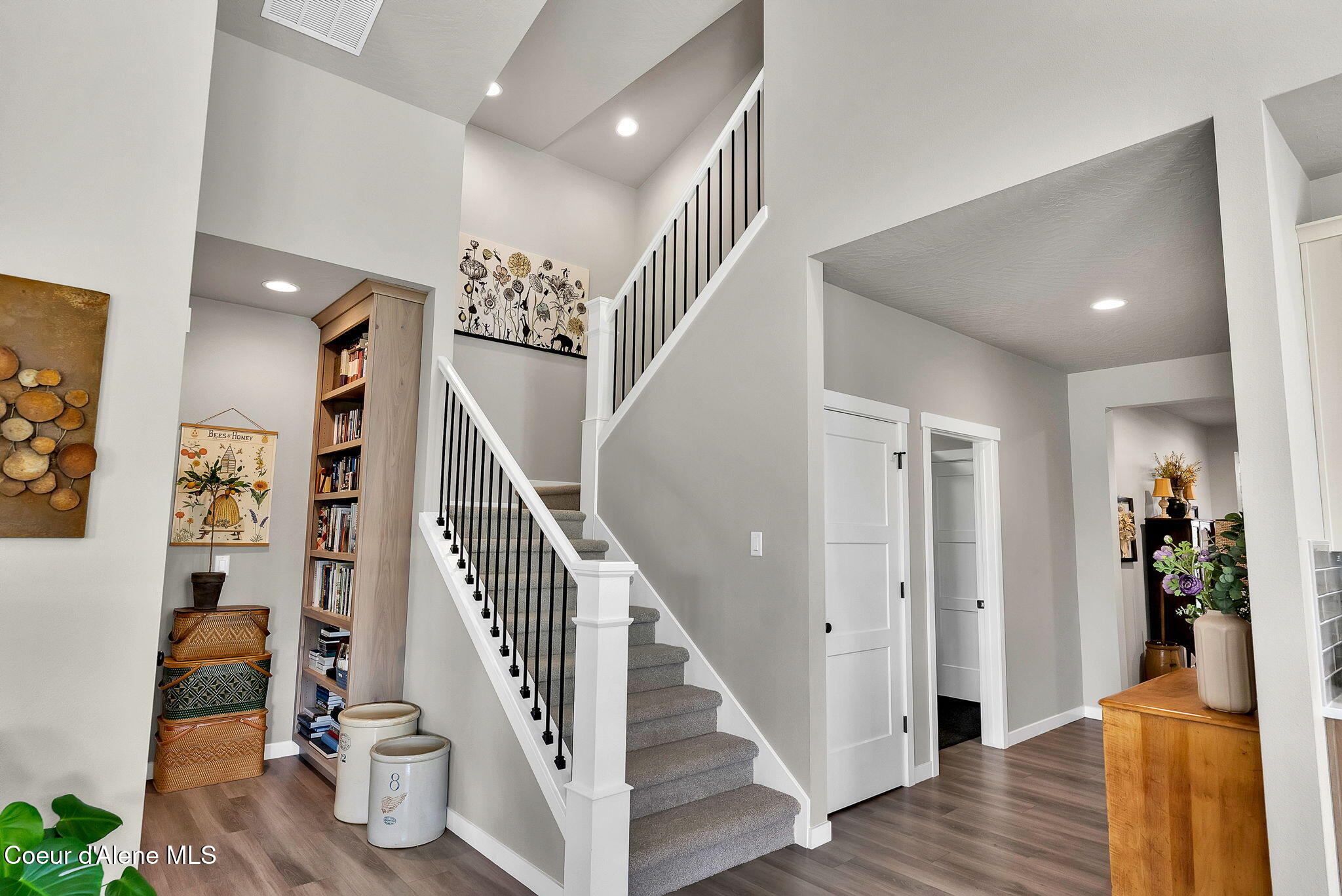 2114 W OKANOGAN AVE
