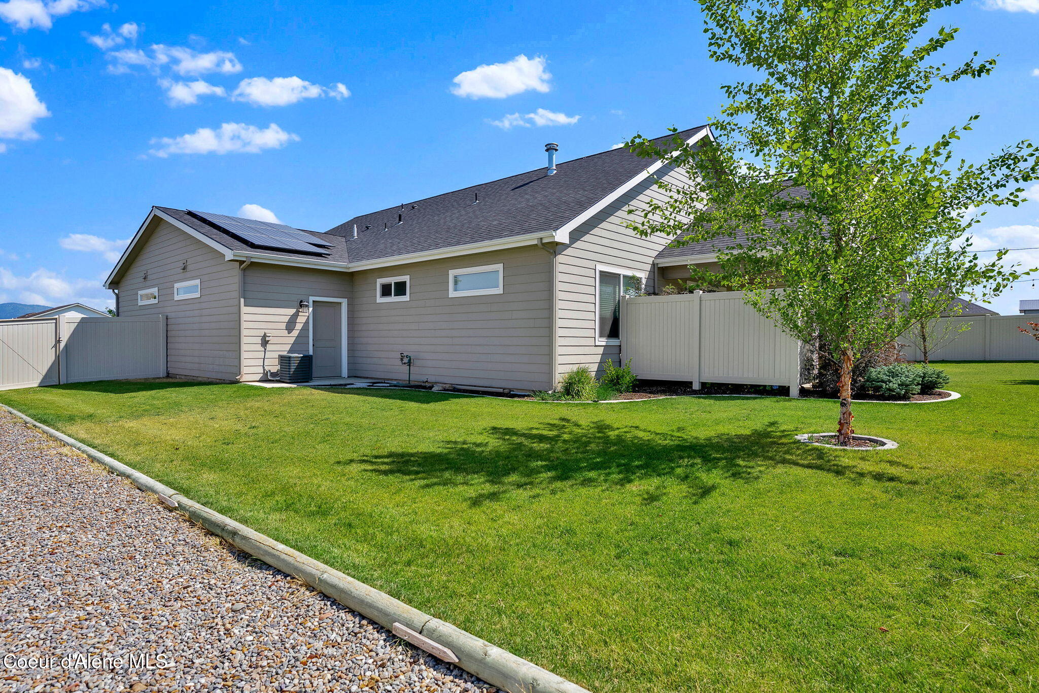 2114 W OKANOGAN AVE