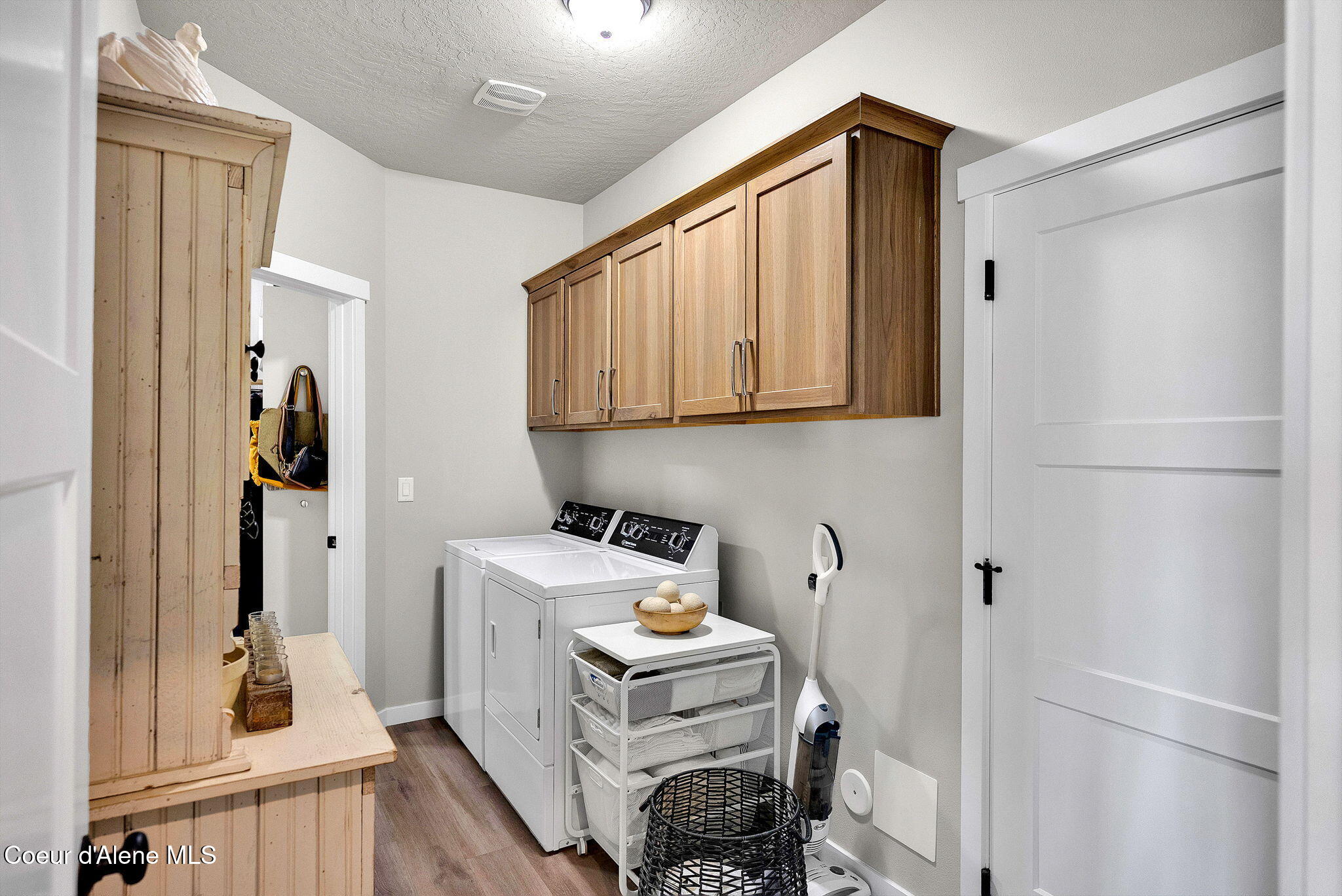 2114 W OKANOGAN AVE