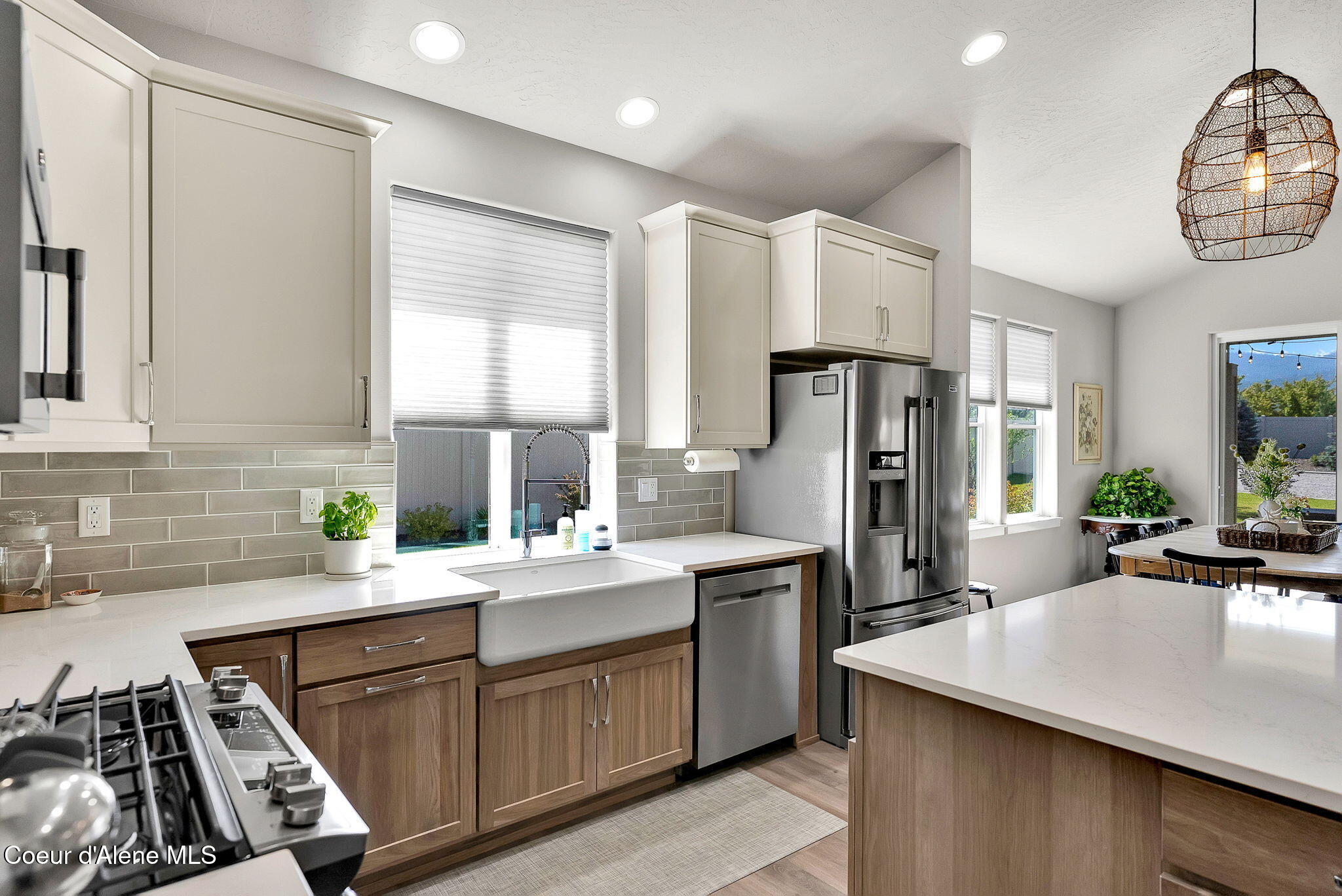 2114 W OKANOGAN AVE