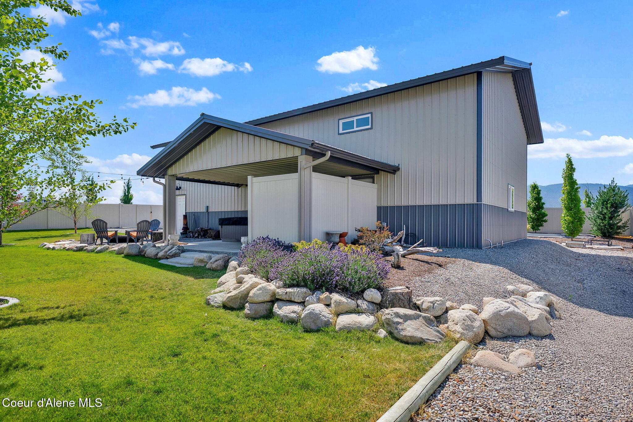 2114 W OKANOGAN AVE