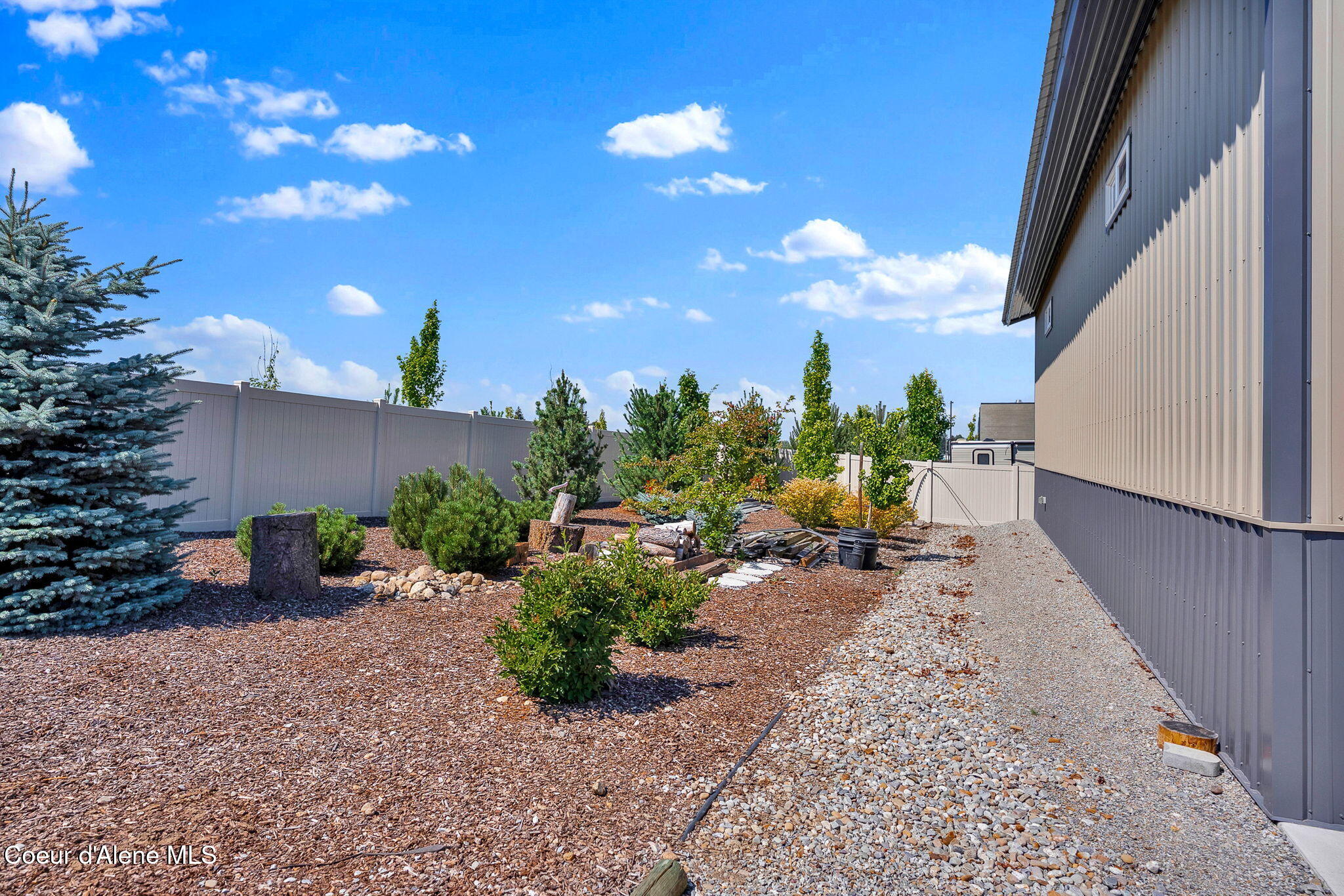 2114 W OKANOGAN AVE