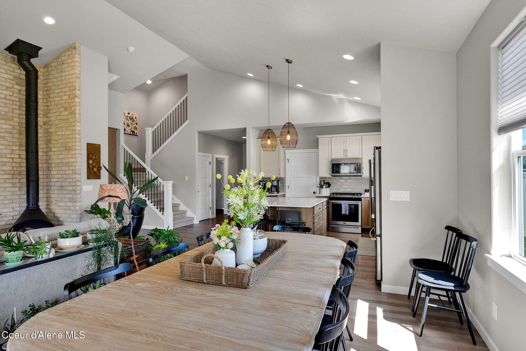 2114 W OKANOGAN AVE