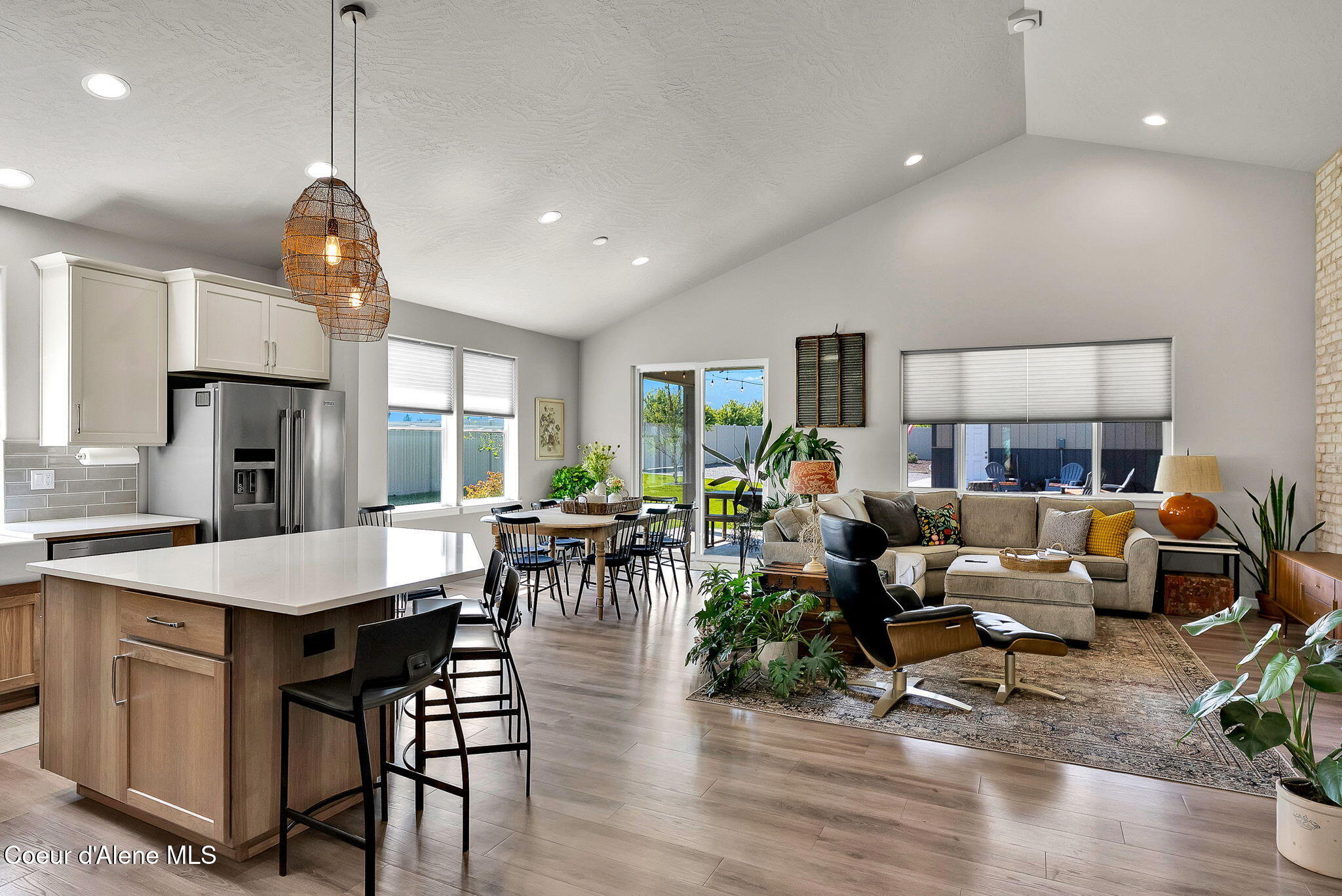 2114 W OKANOGAN AVE