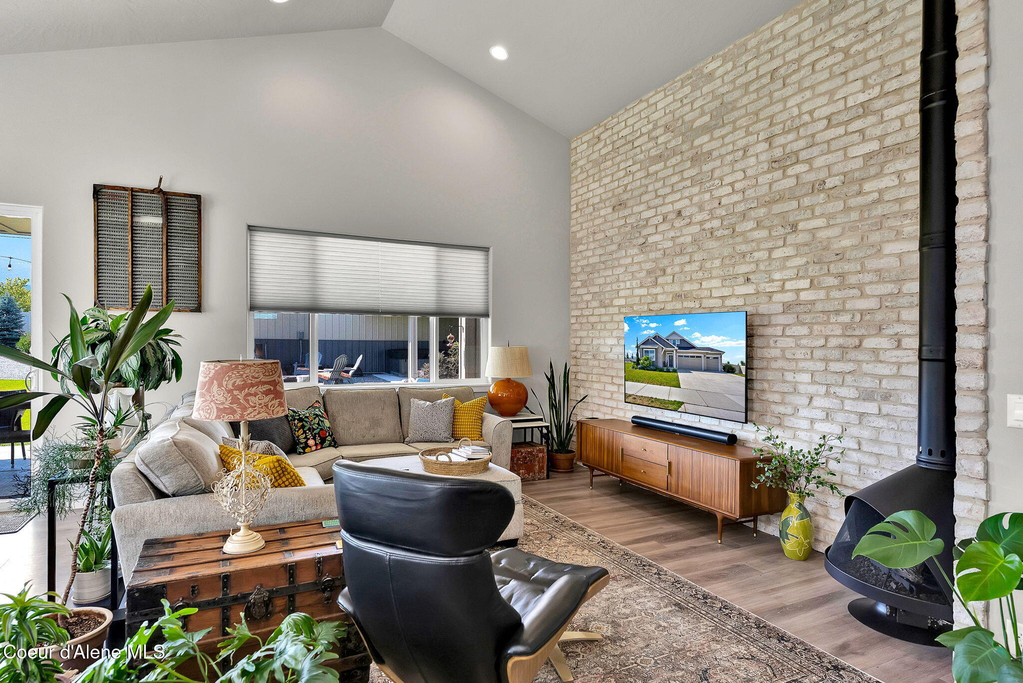 2114 W OKANOGAN AVE