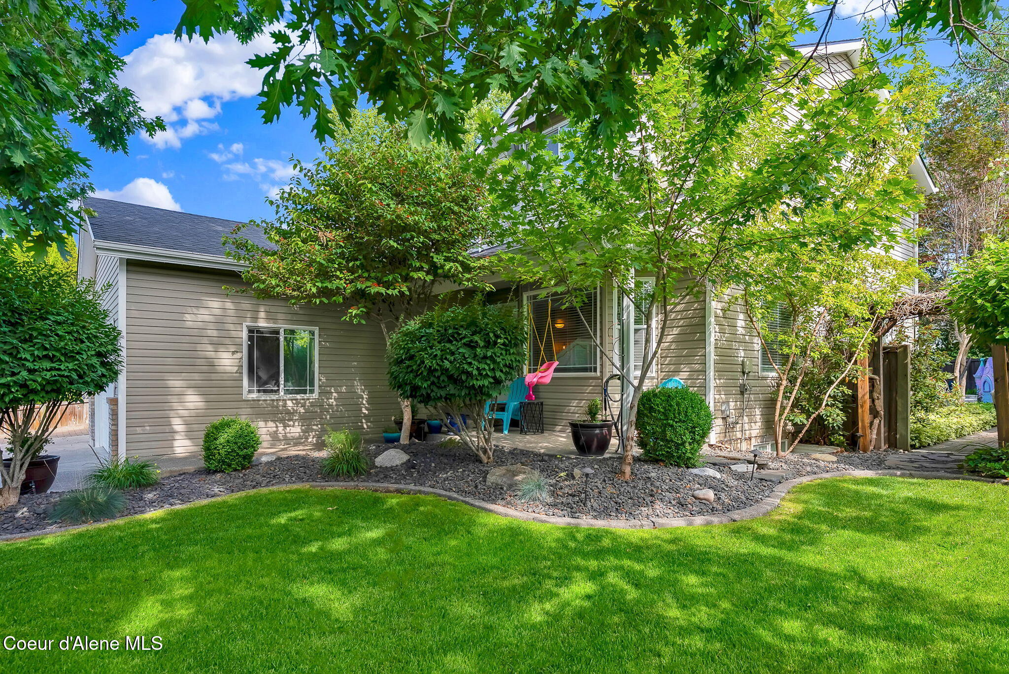 1961 W RIDGEMONT AVE