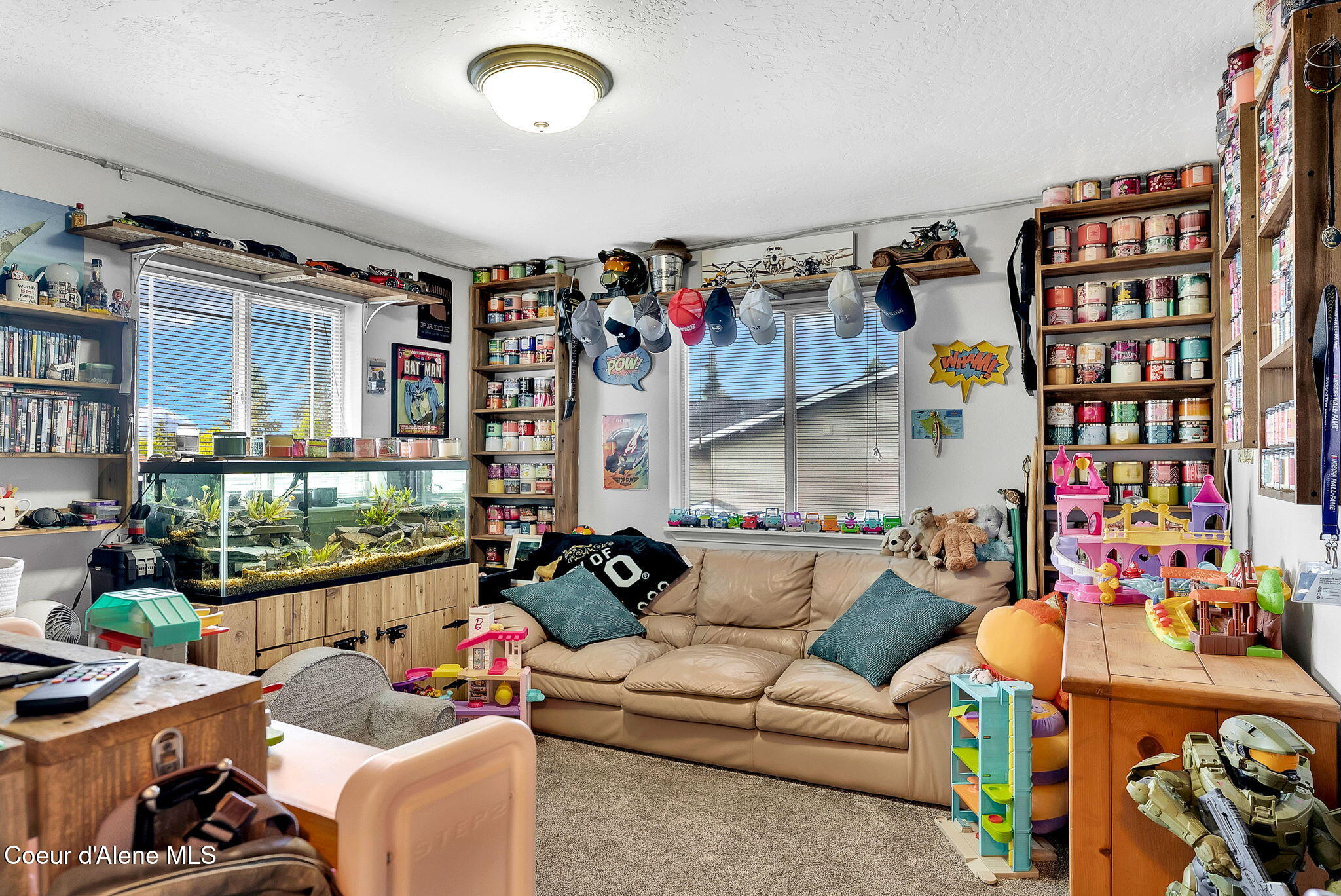 1961 W RIDGEMONT AVE