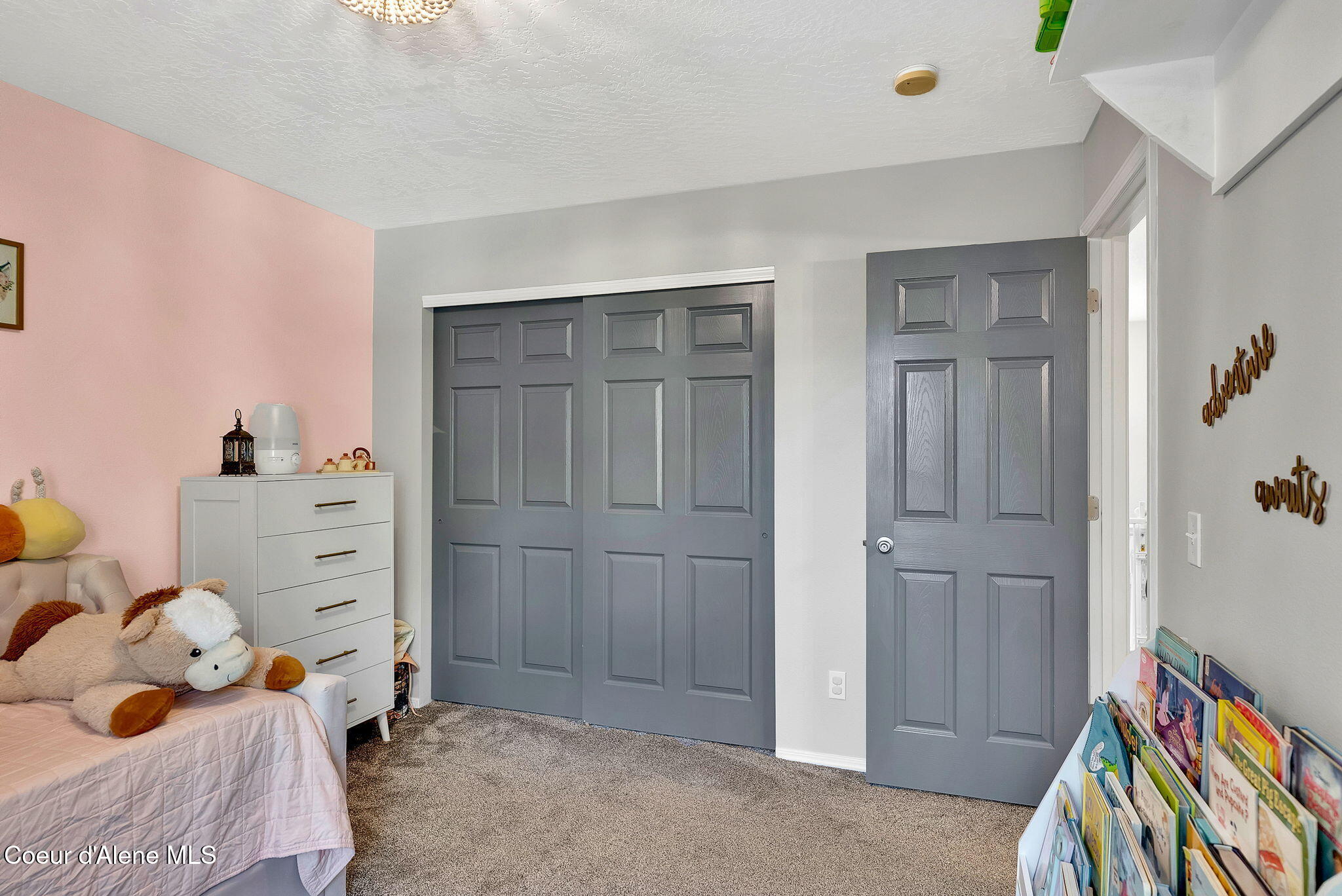 1961 W RIDGEMONT AVE
