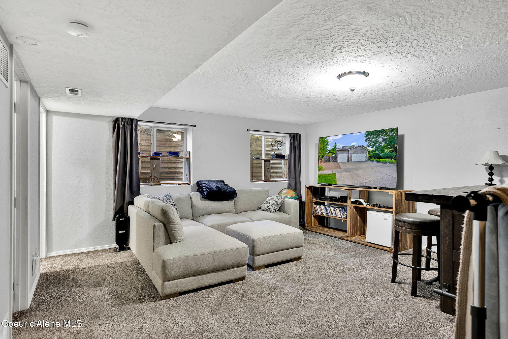 1961 W RIDGEMONT AVE