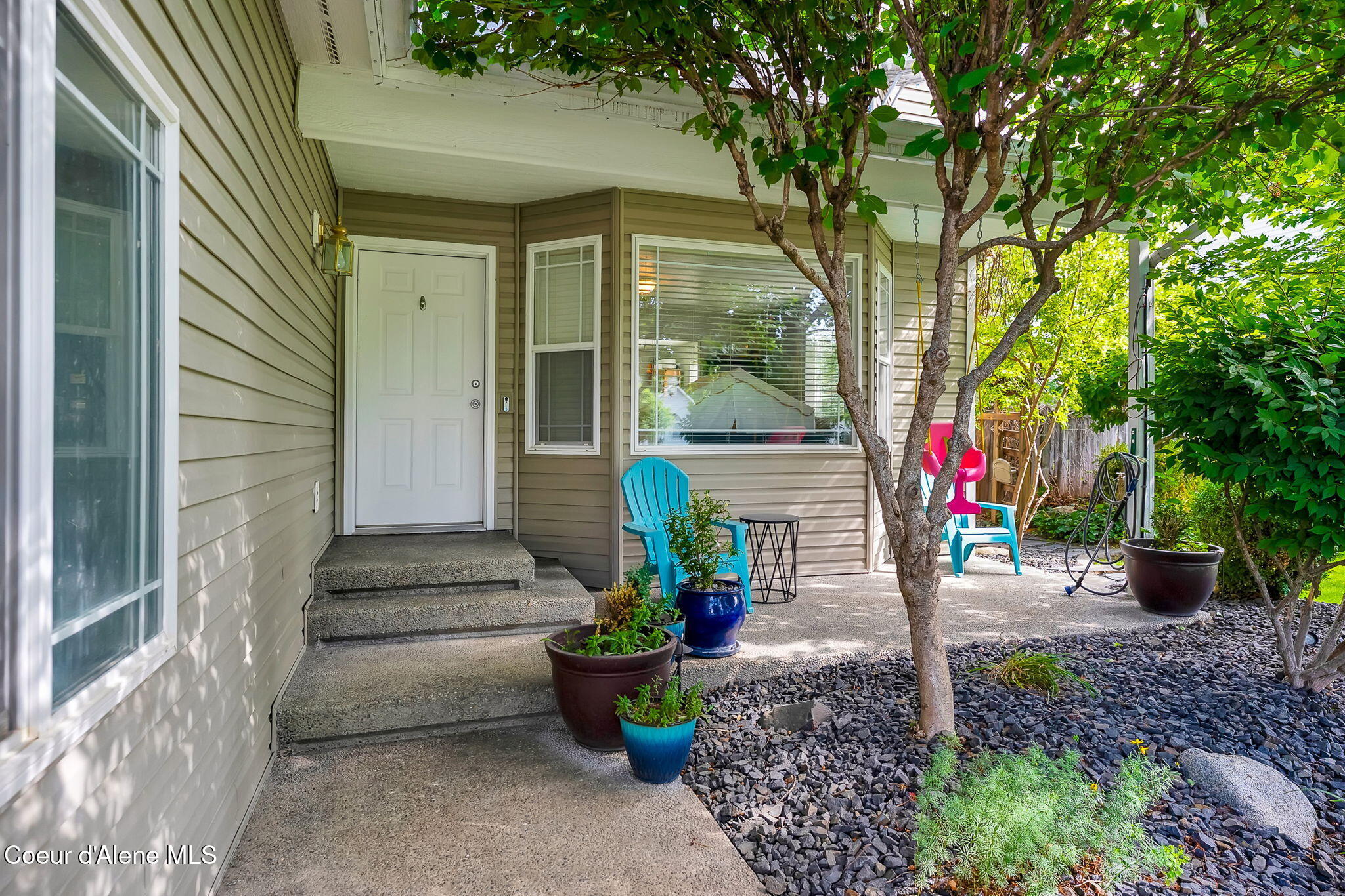 1961 W RIDGEMONT AVE