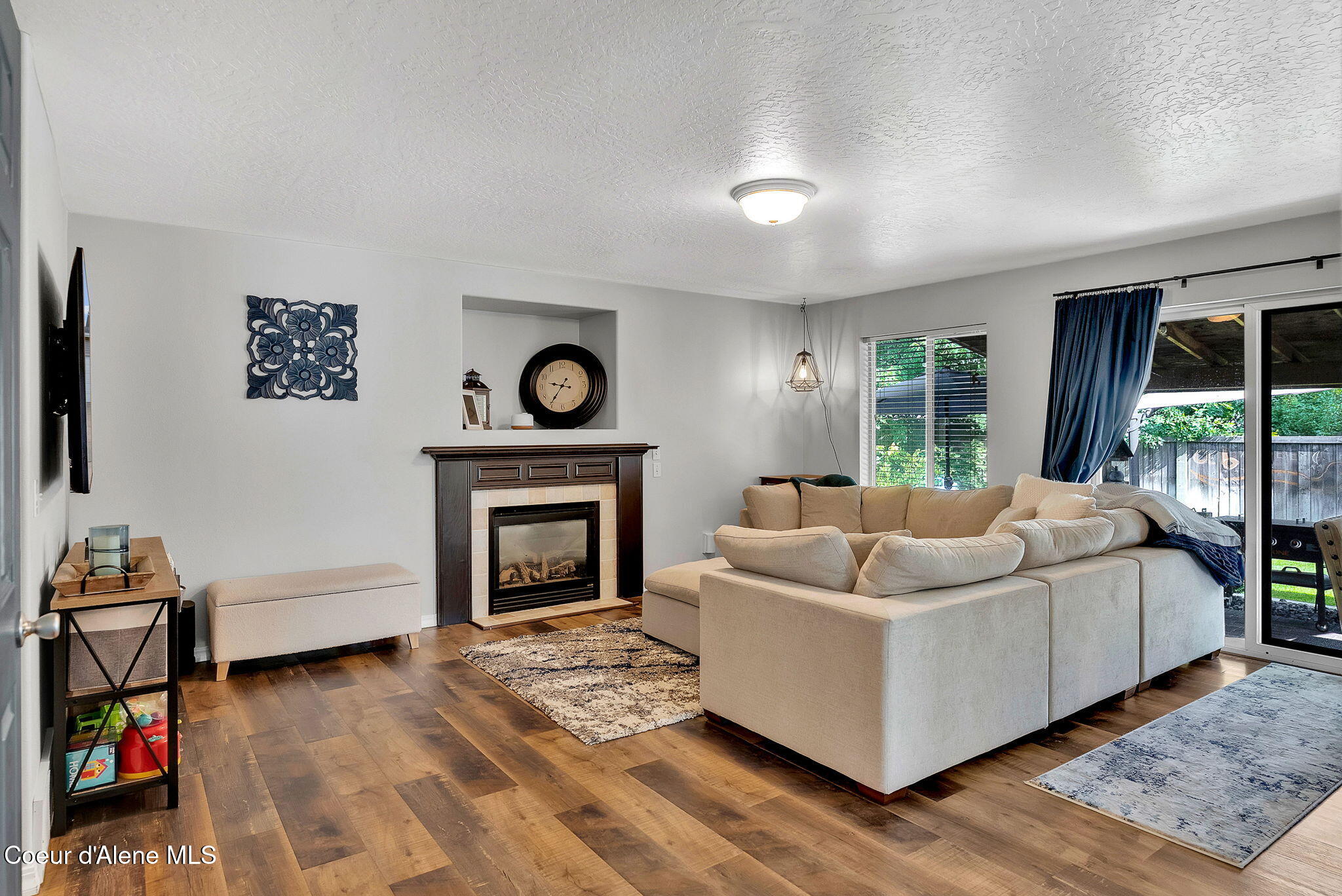 1961 W RIDGEMONT AVE