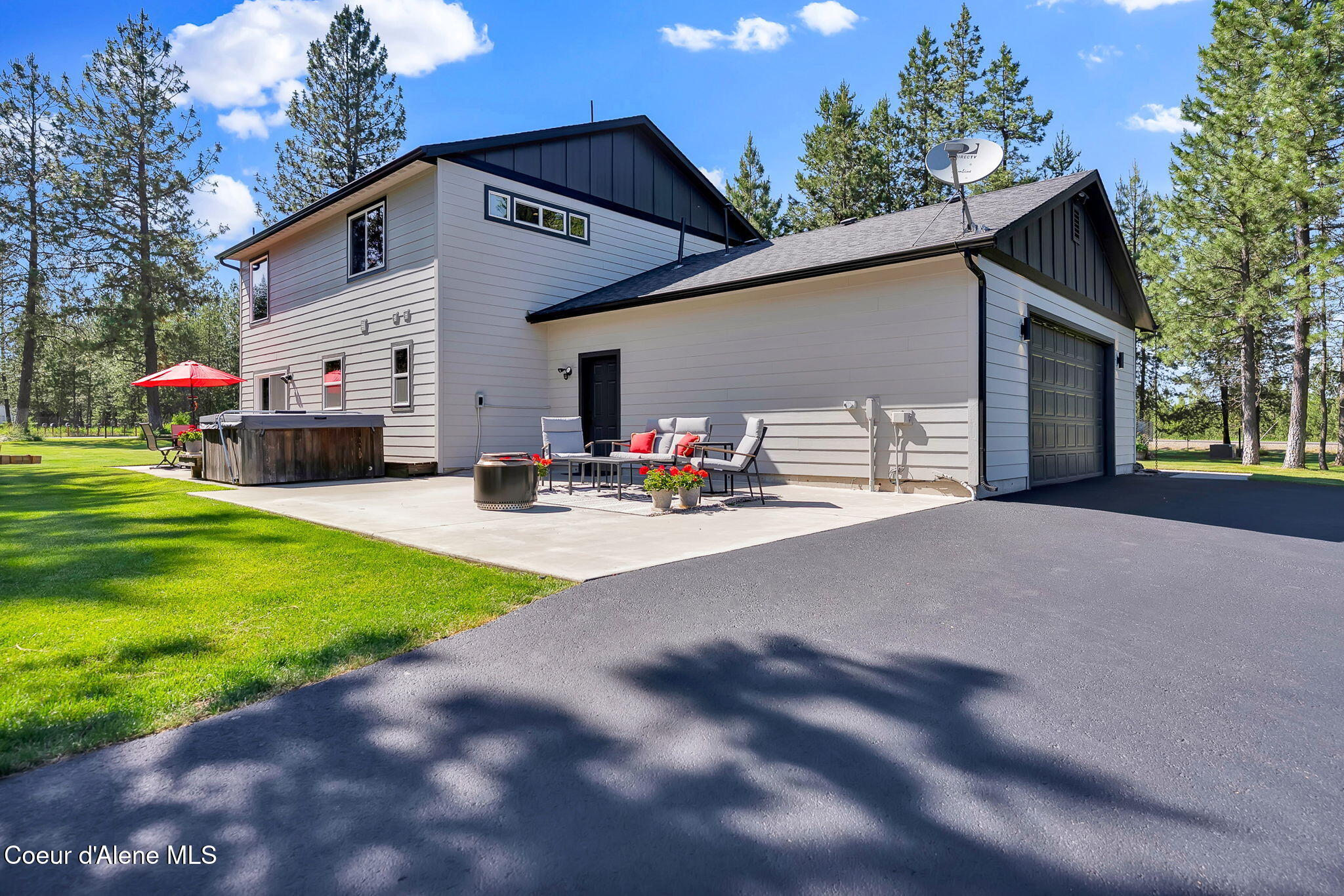 300 E SEASONS RD