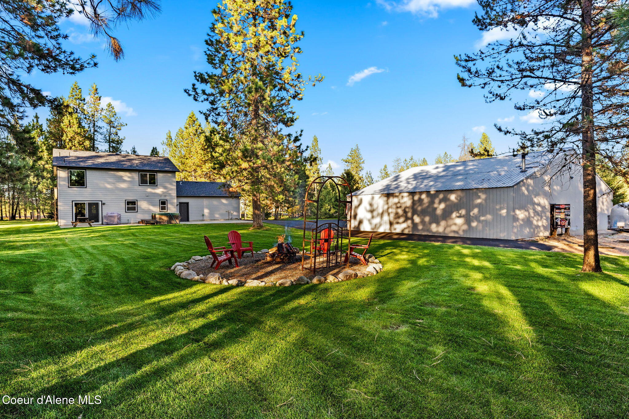 300 E SEASONS RD