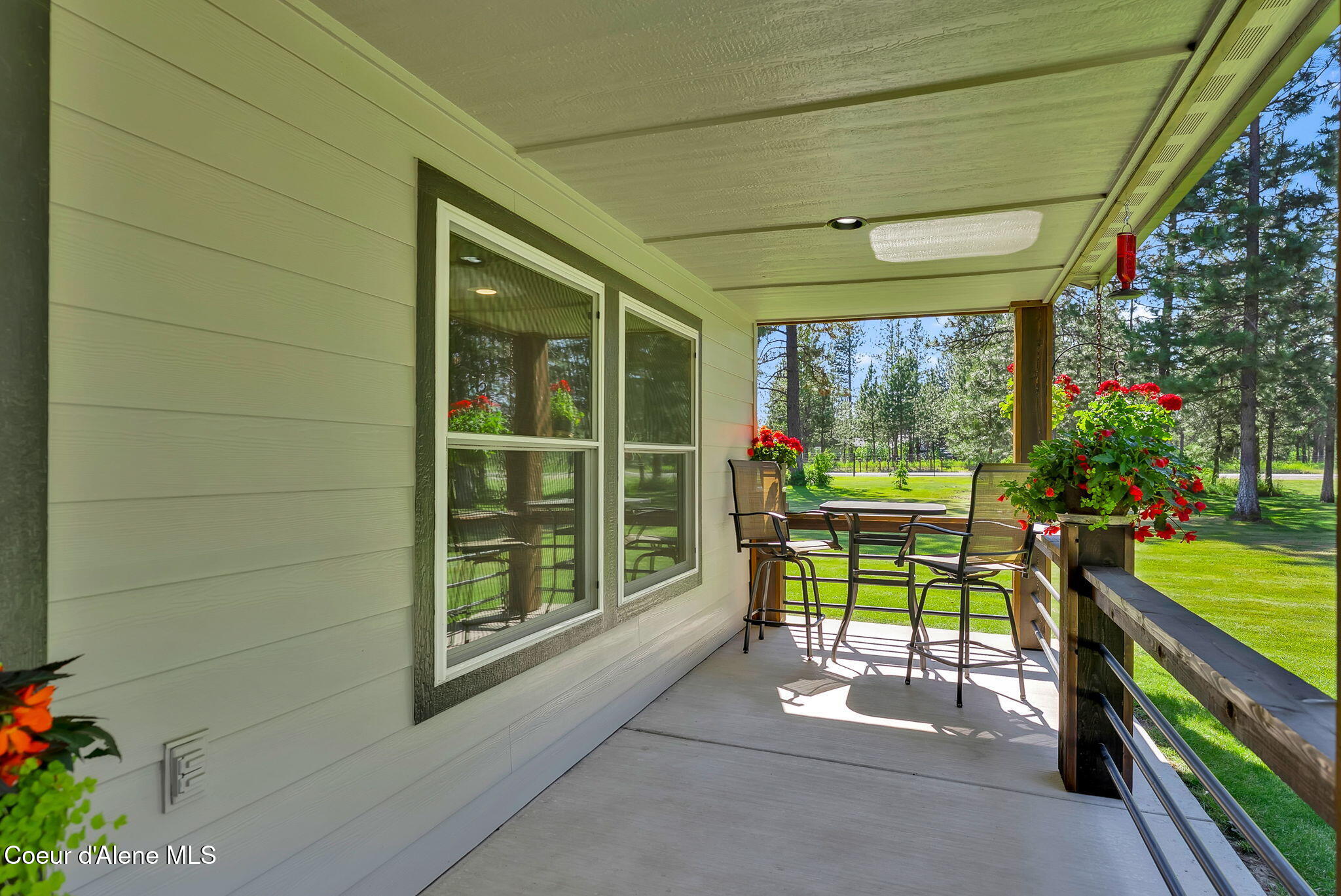 300 E SEASONS RD