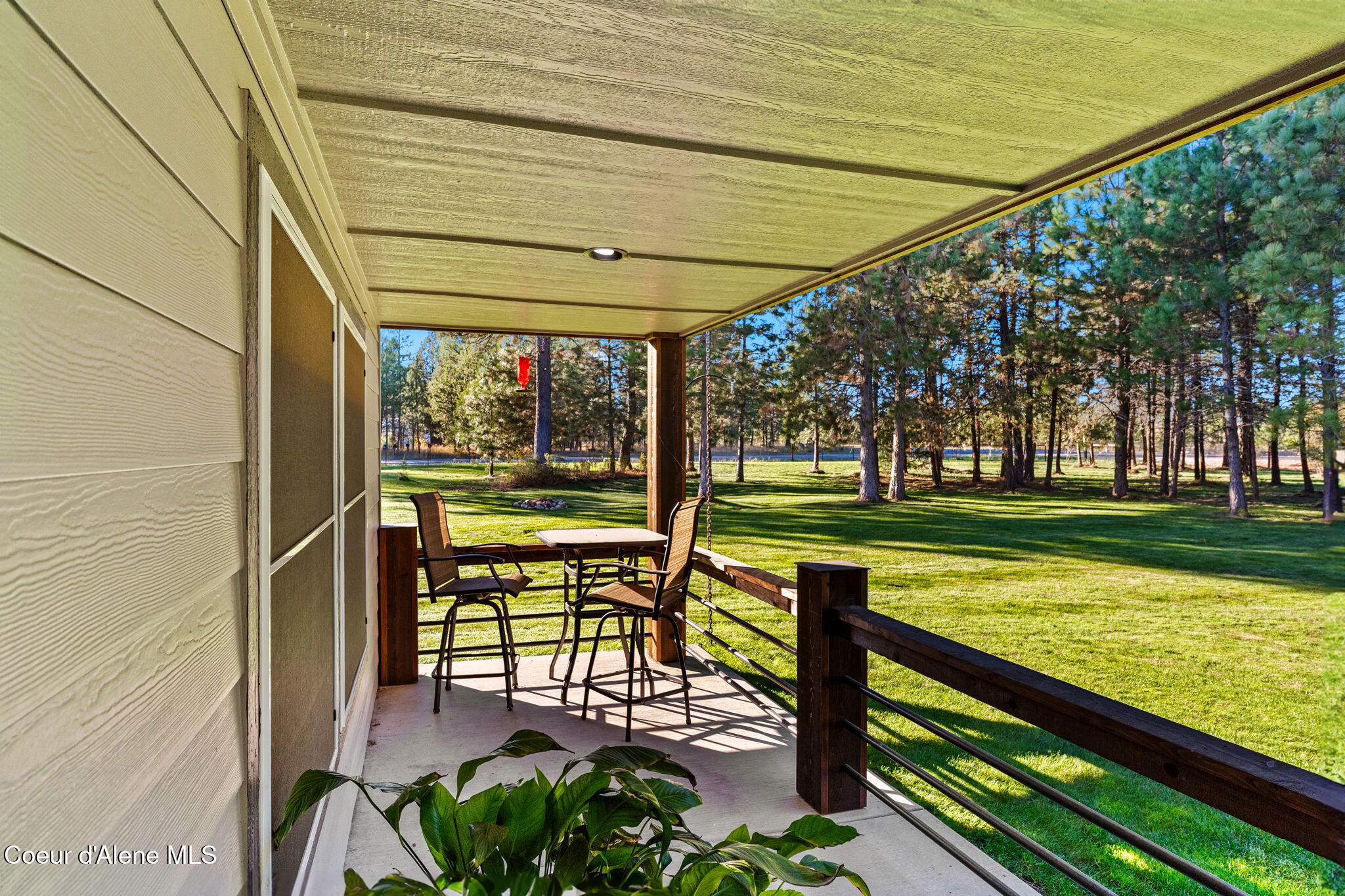 300 E SEASONS RD