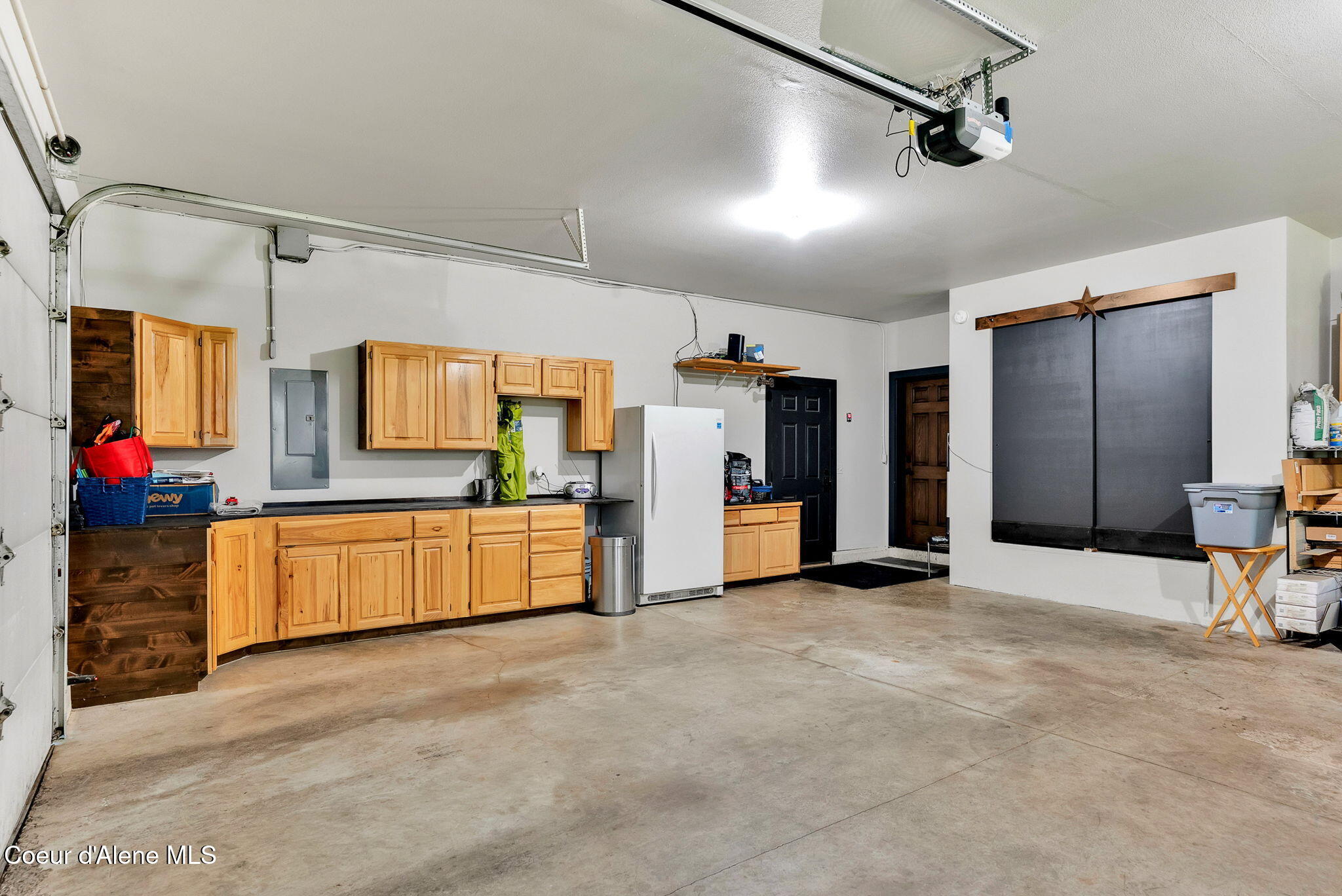 300 E SEASONS RD
