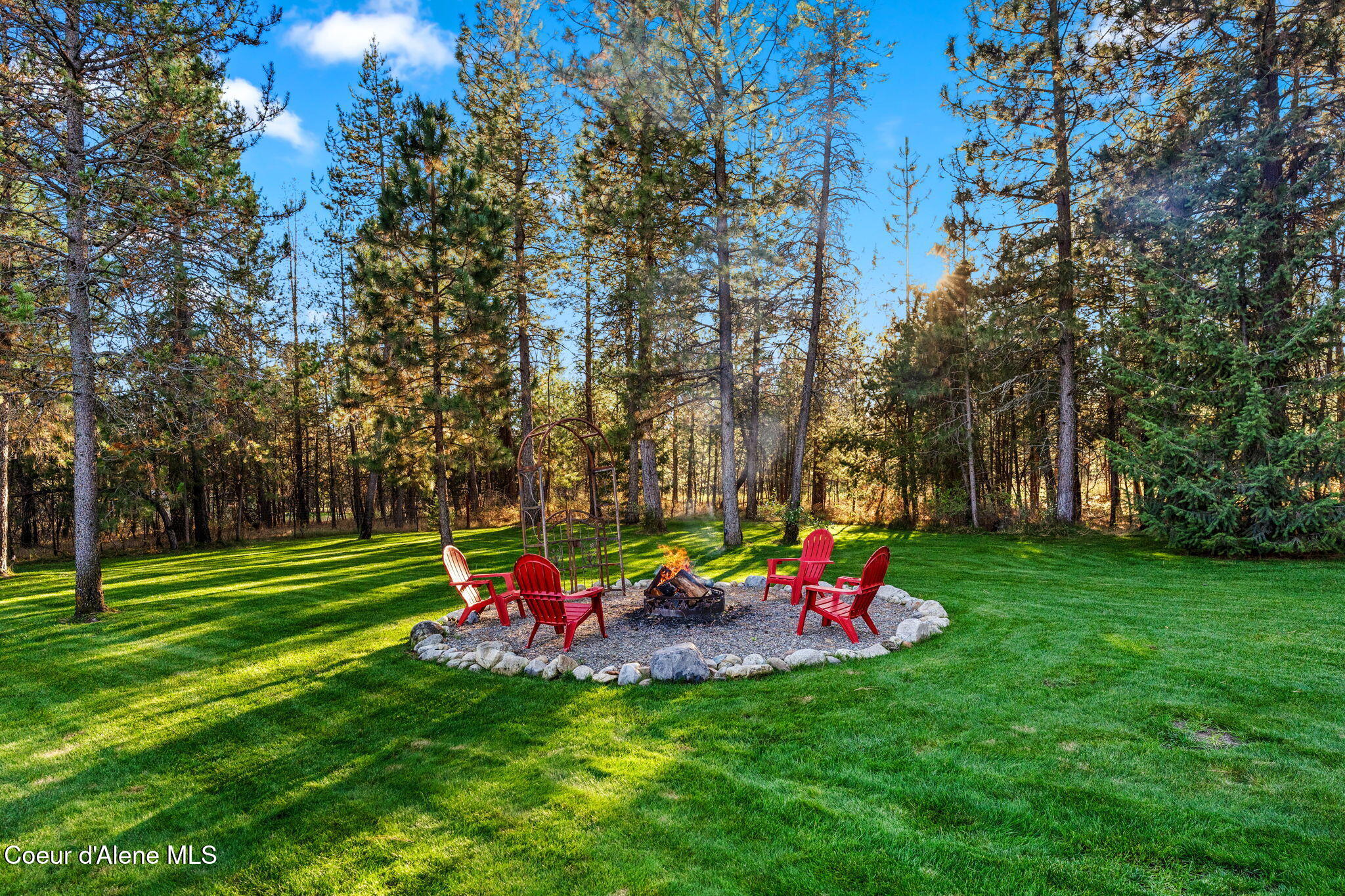 300 E SEASONS RD