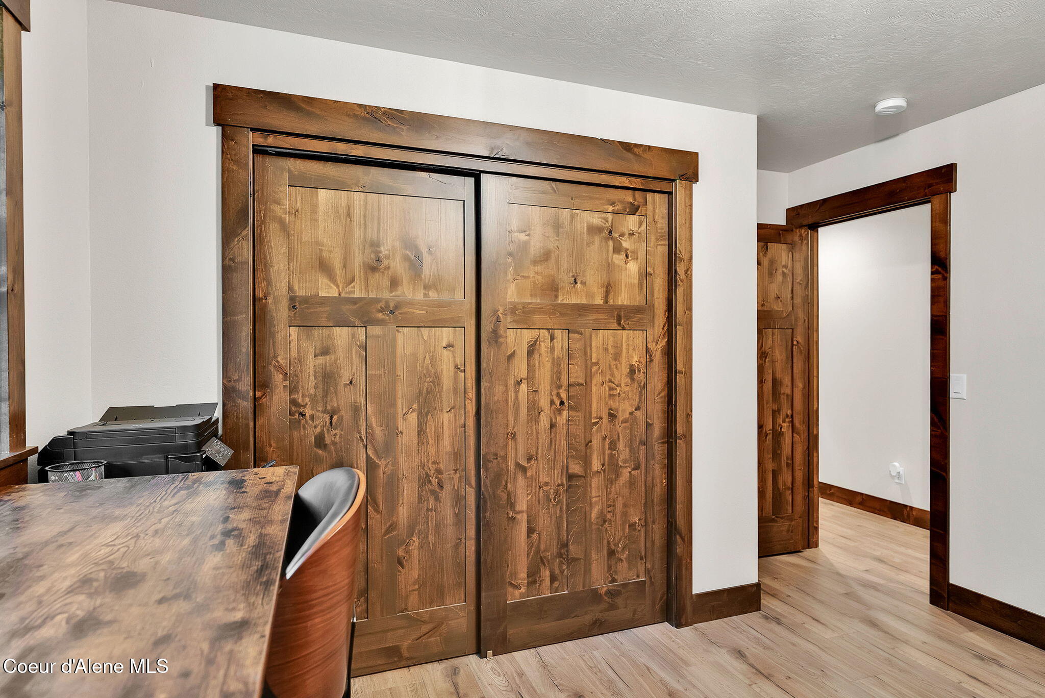 300 E SEASONS RD