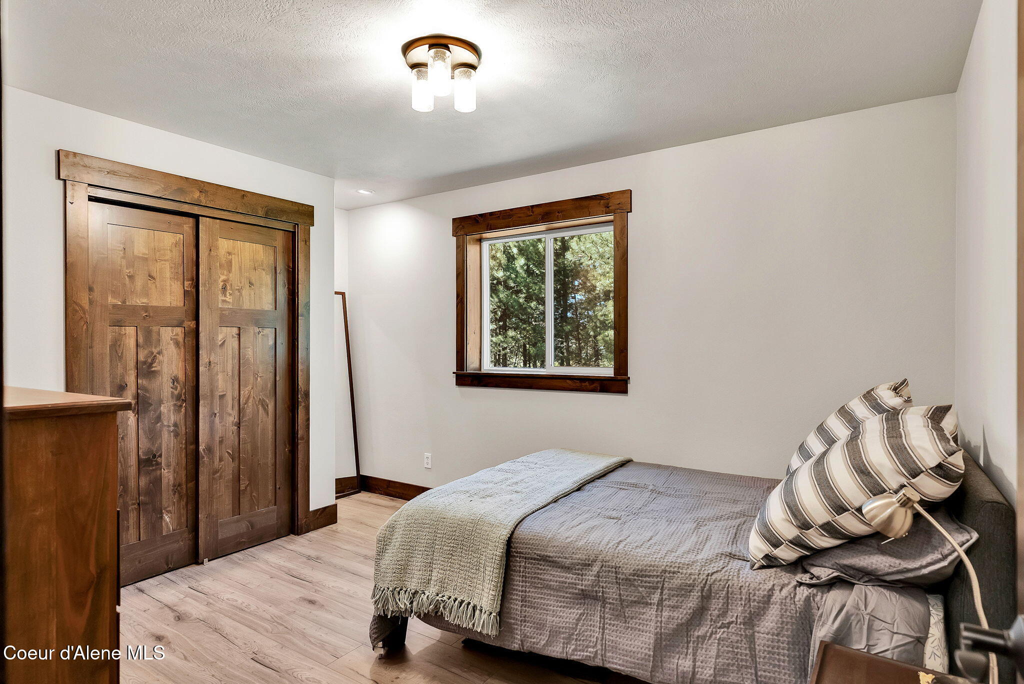 300 E SEASONS RD