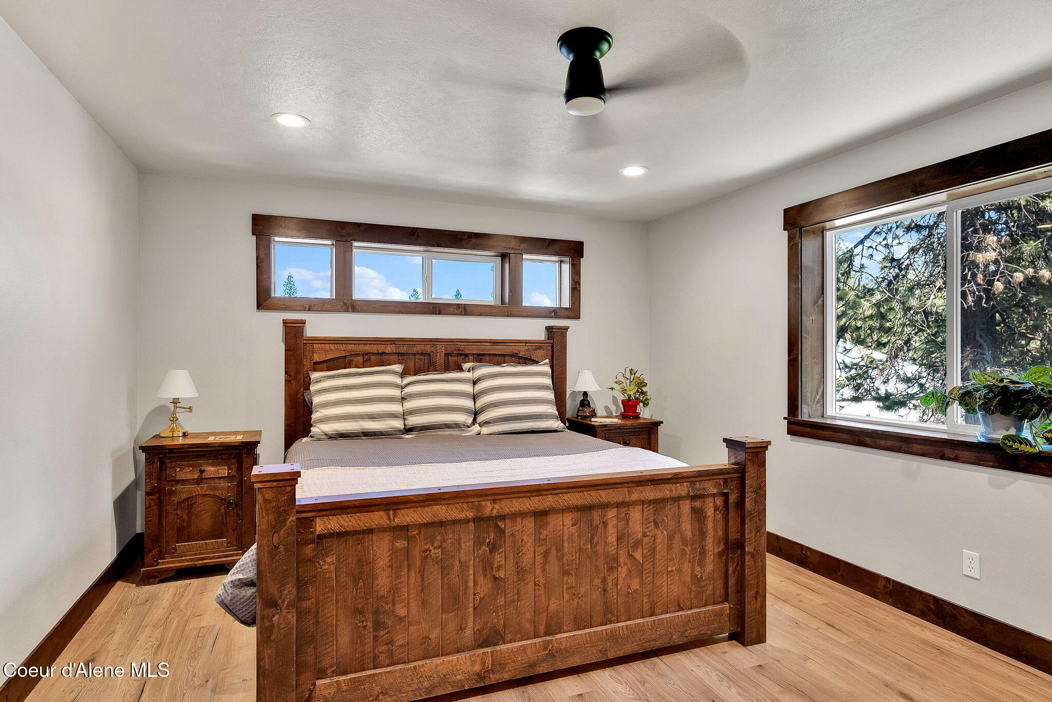 300 E SEASONS RD