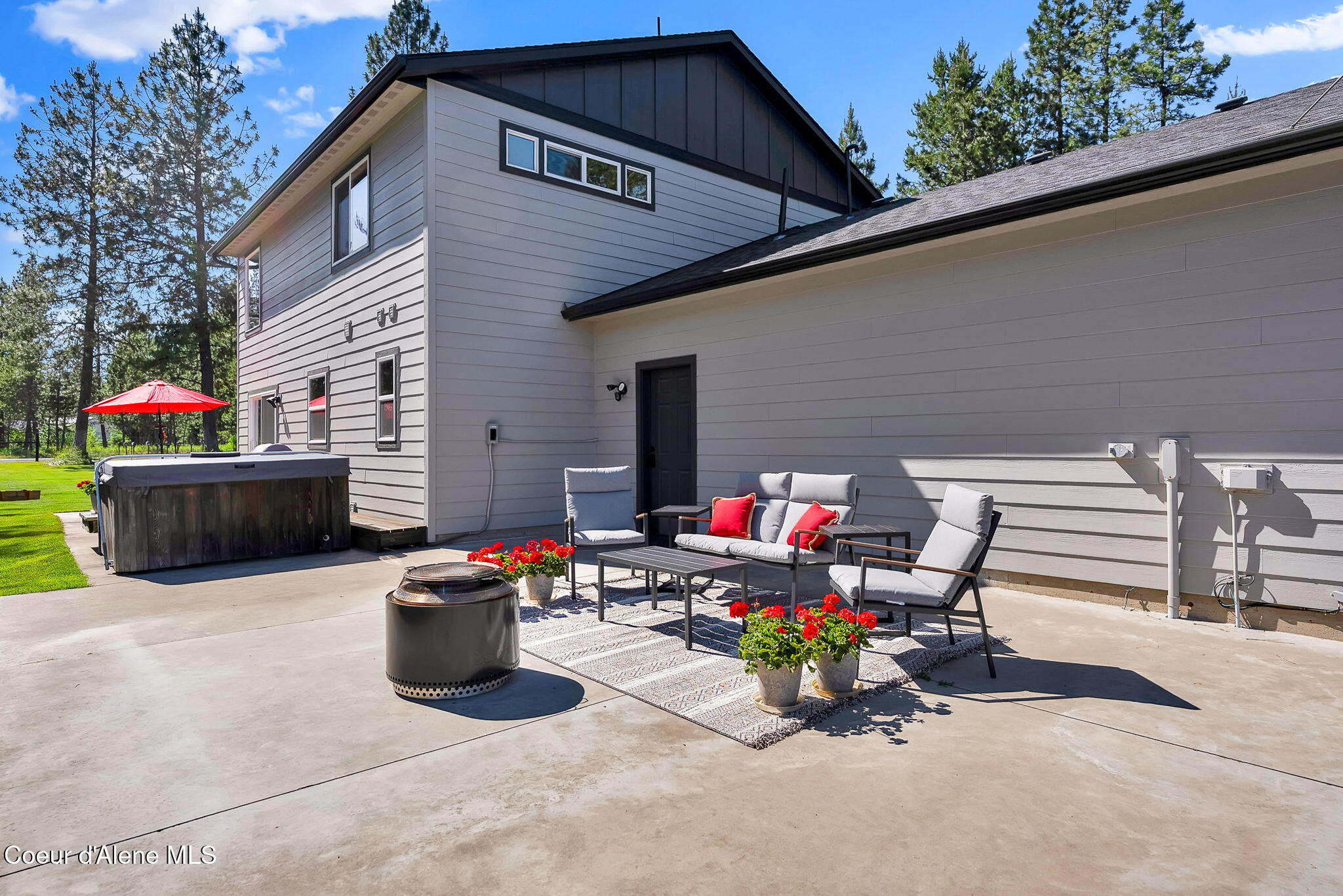 300 E SEASONS RD